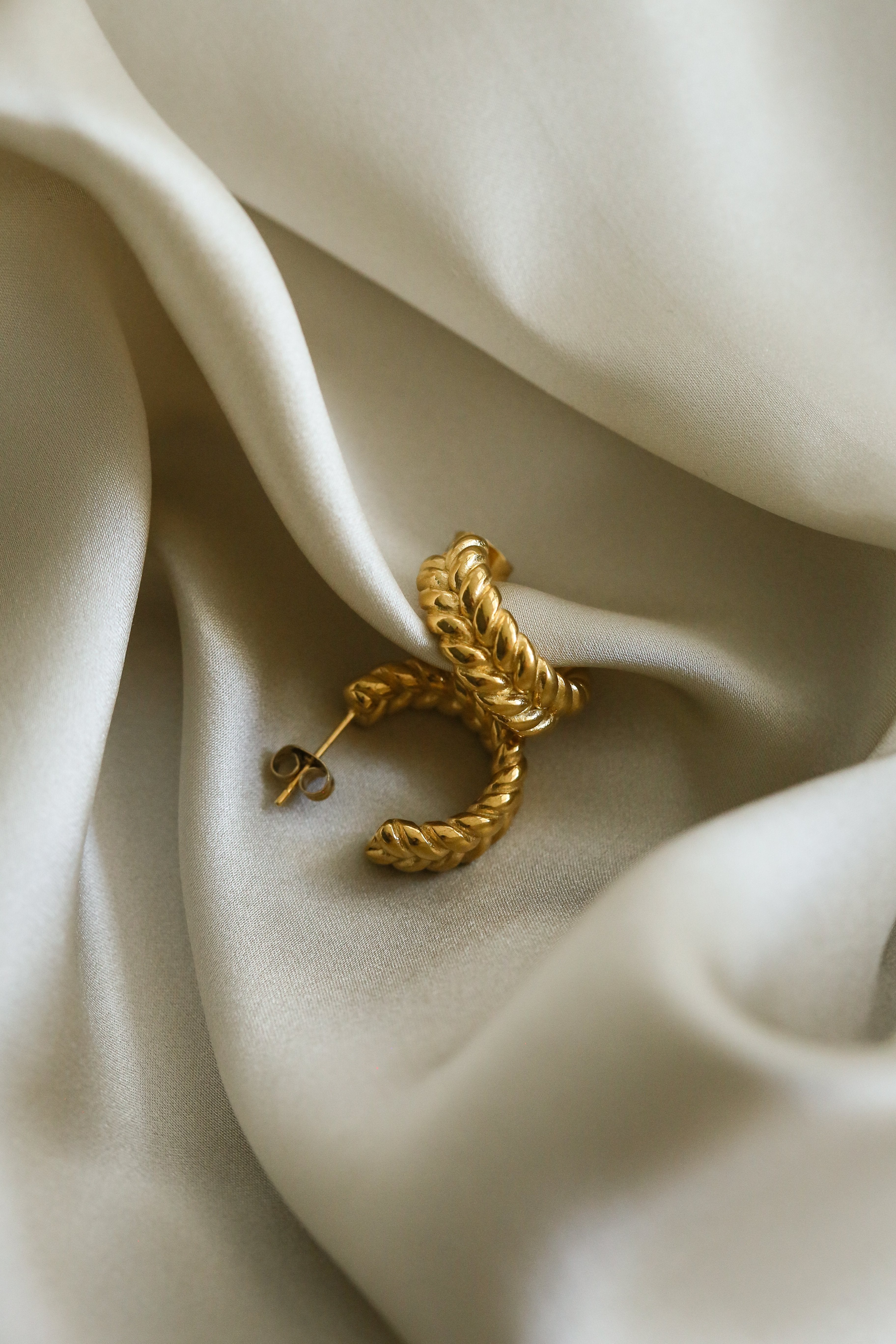 Giulia Hoop Earrings - Boutique Minimaliste has waterproof, durable, elegant and vintage inspired jewelry