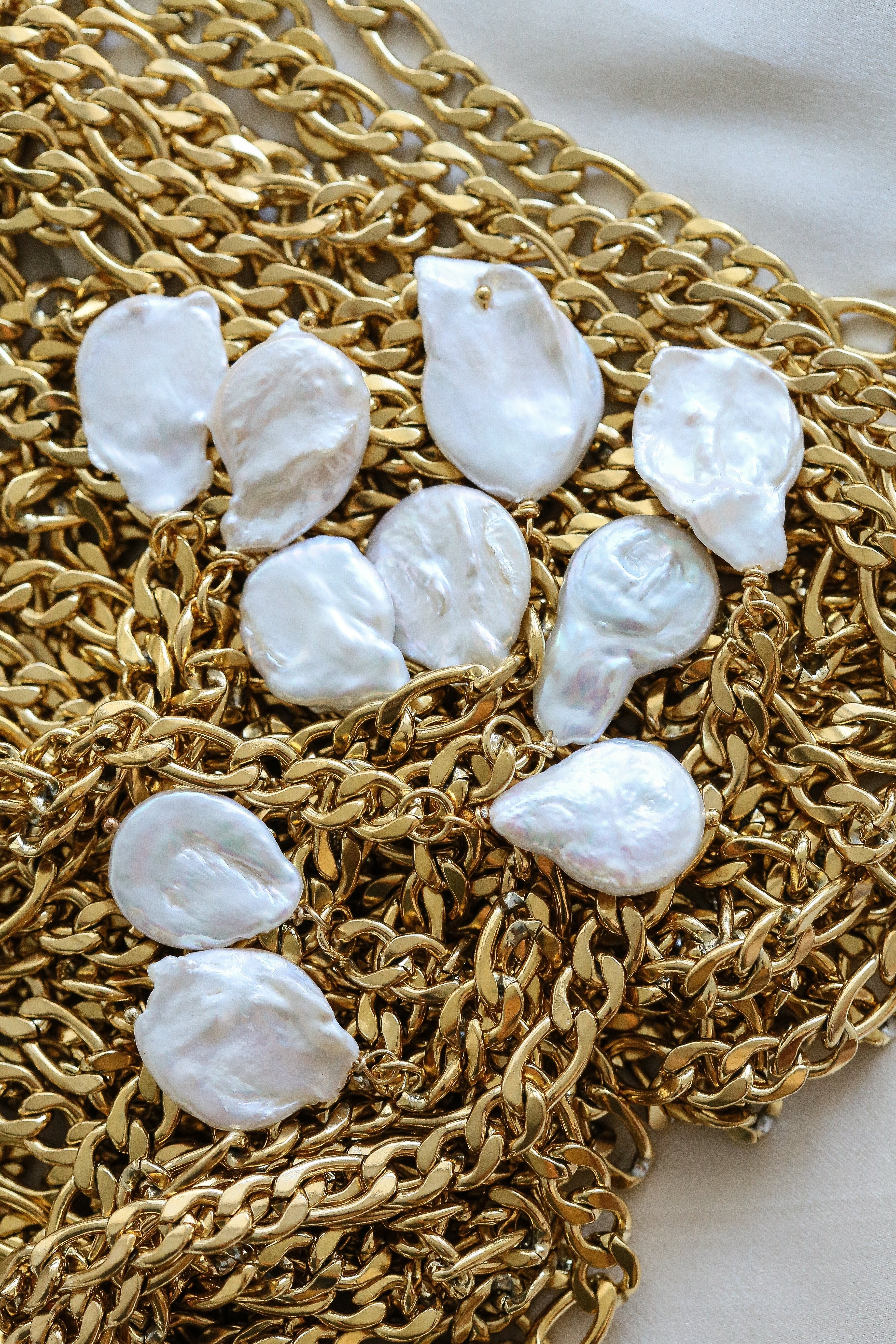 Giyan Belt - Boutique Minimaliste has waterproof, durable, elegant and vintage inspired jewelry
