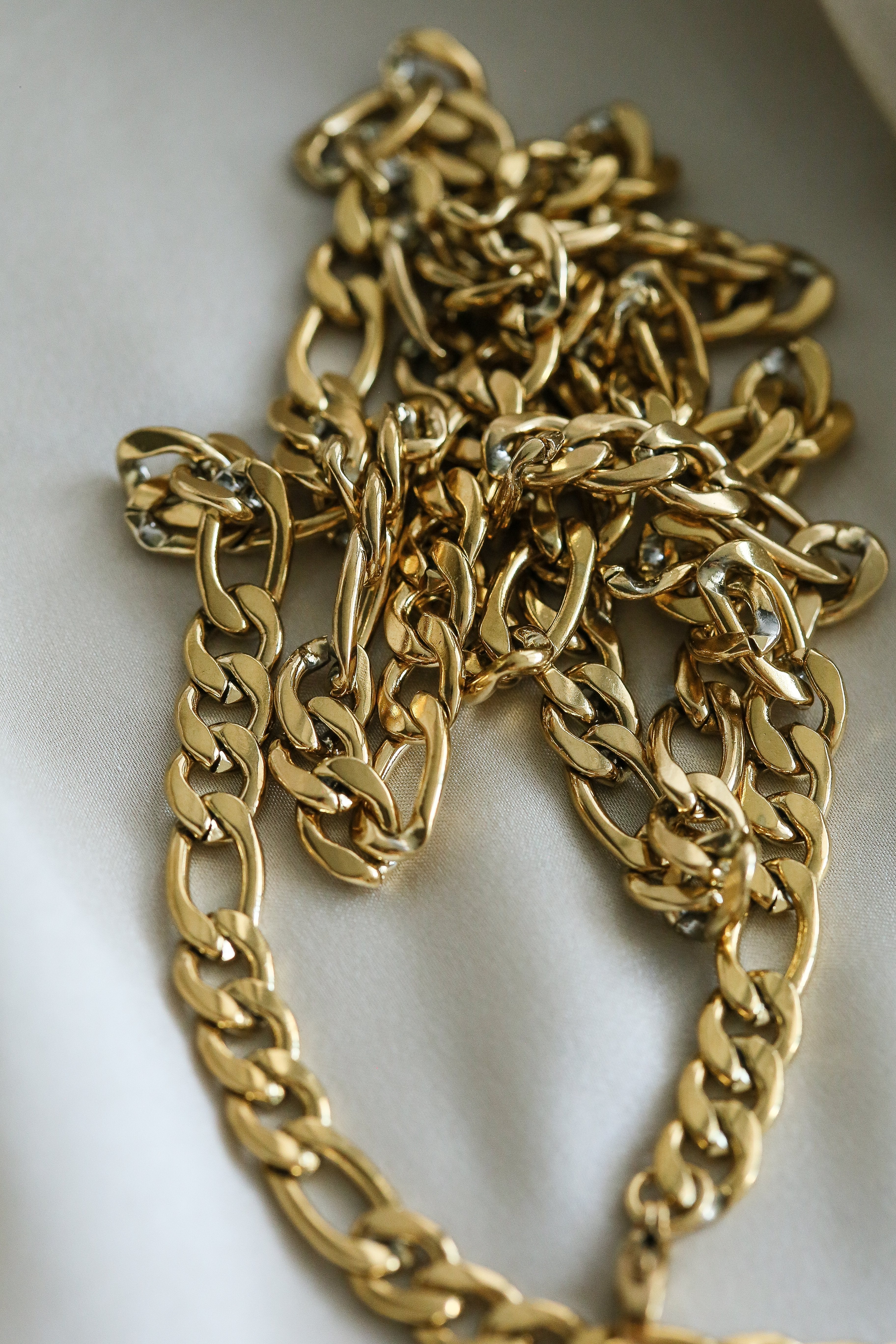 Giyan Belt - Boutique Minimaliste has waterproof, durable, elegant and vintage inspired jewelry