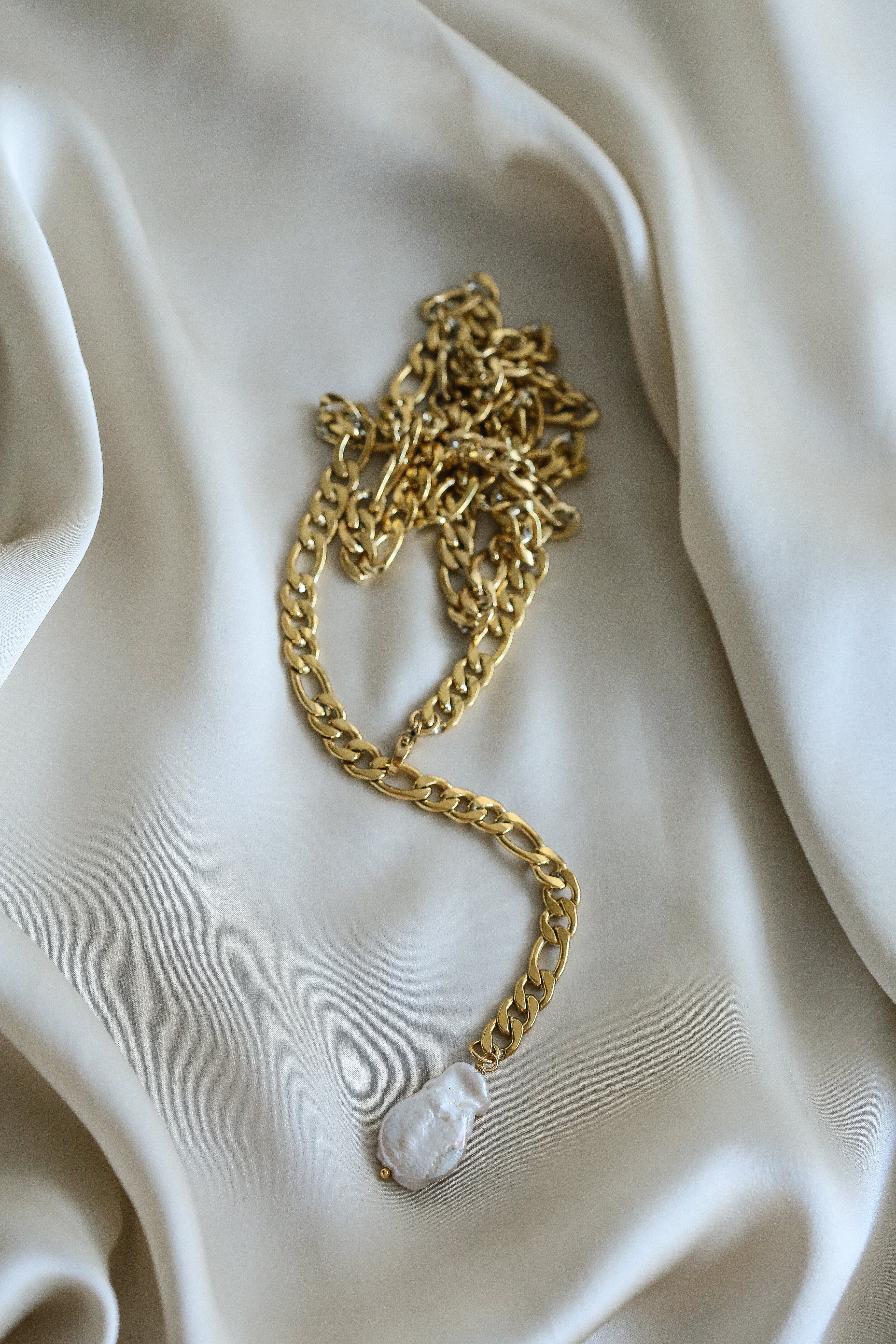 Giyan Belt - Boutique Minimaliste has waterproof, durable, elegant and vintage inspired jewelry