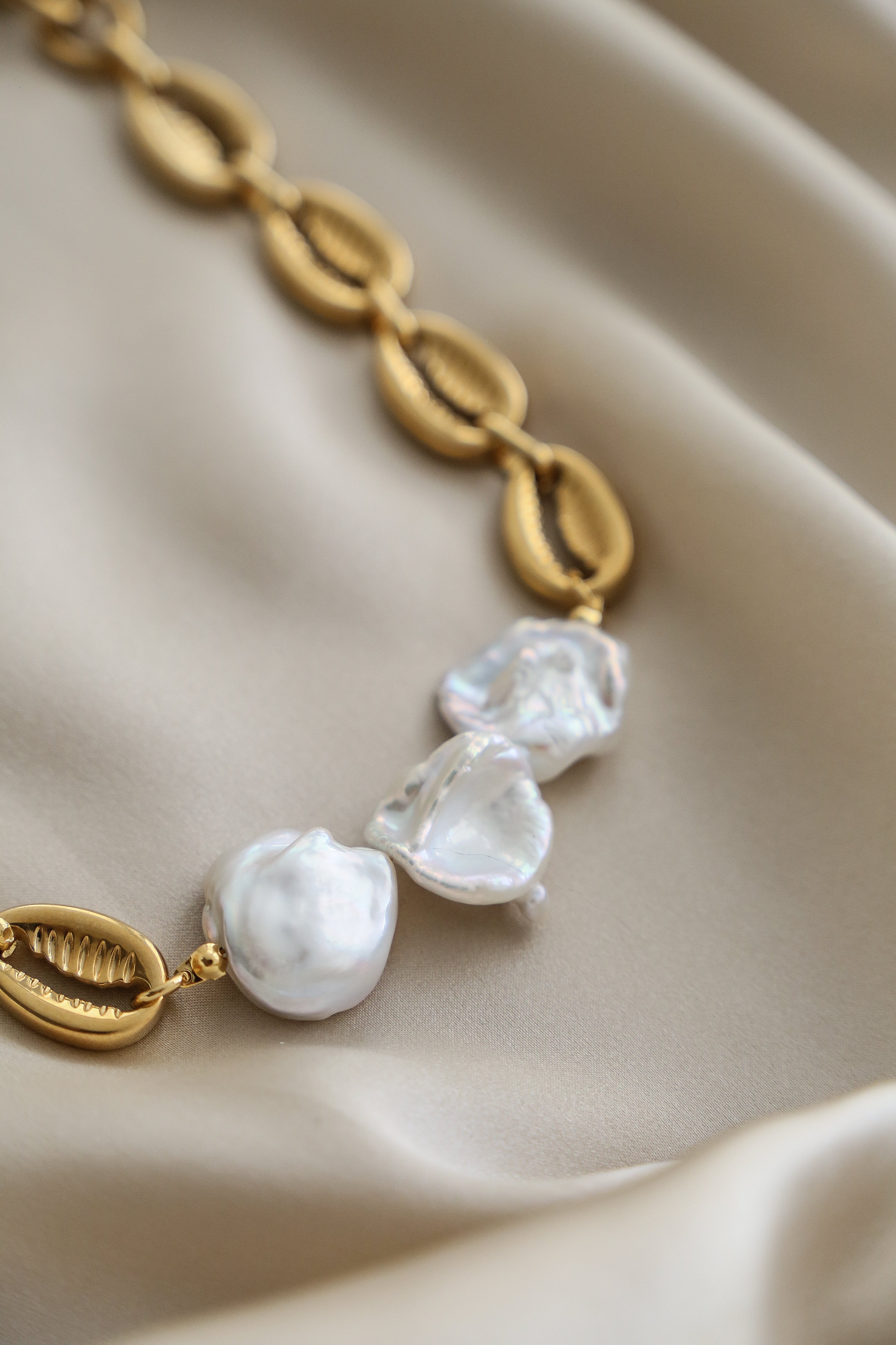 Grace Necklace - Boutique Minimaliste has waterproof, durable, elegant and vintage inspired jewelry