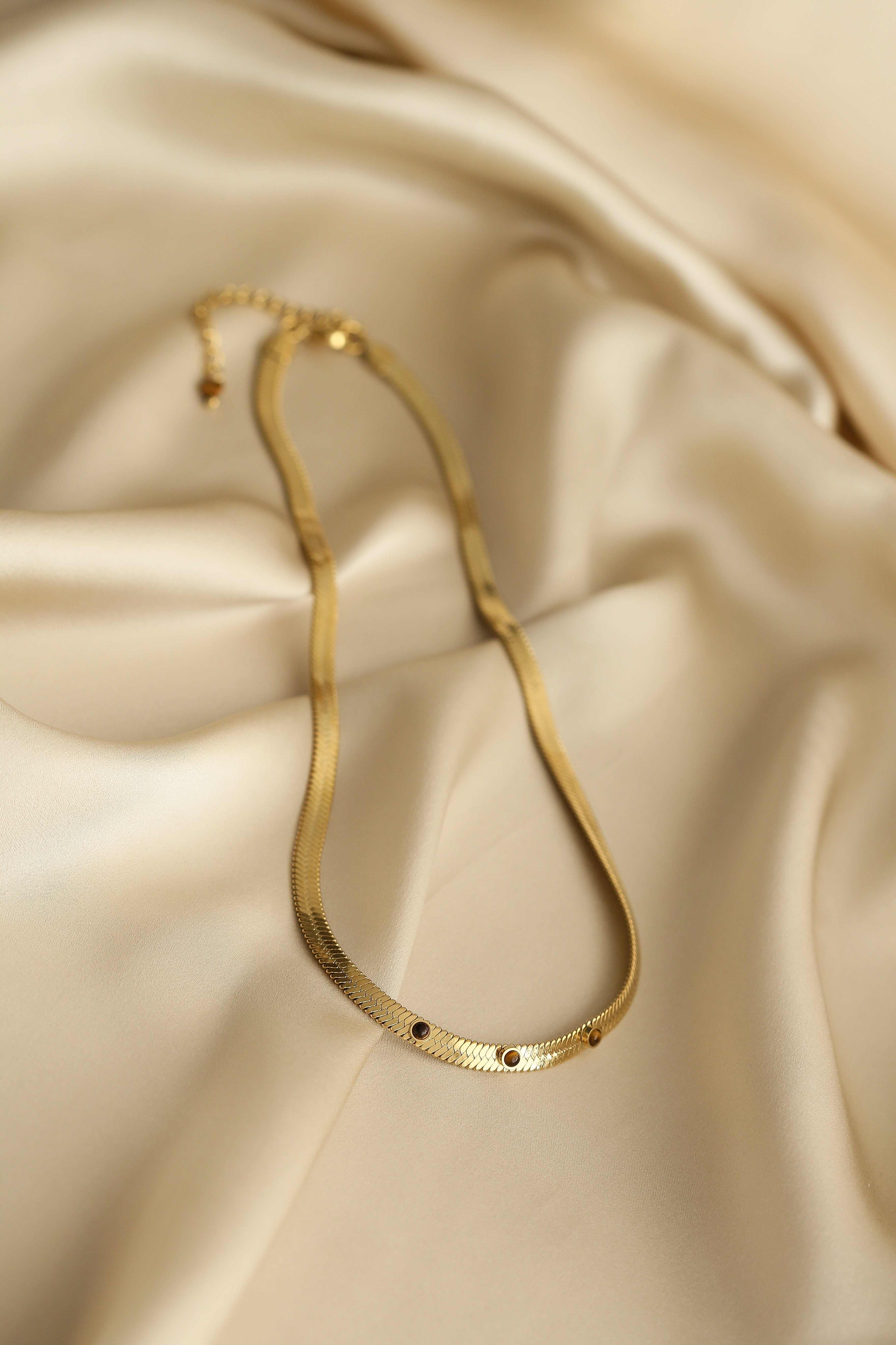 Harlow Necklace - Boutique Minimaliste has waterproof, durable, elegant and vintage inspired jewelry