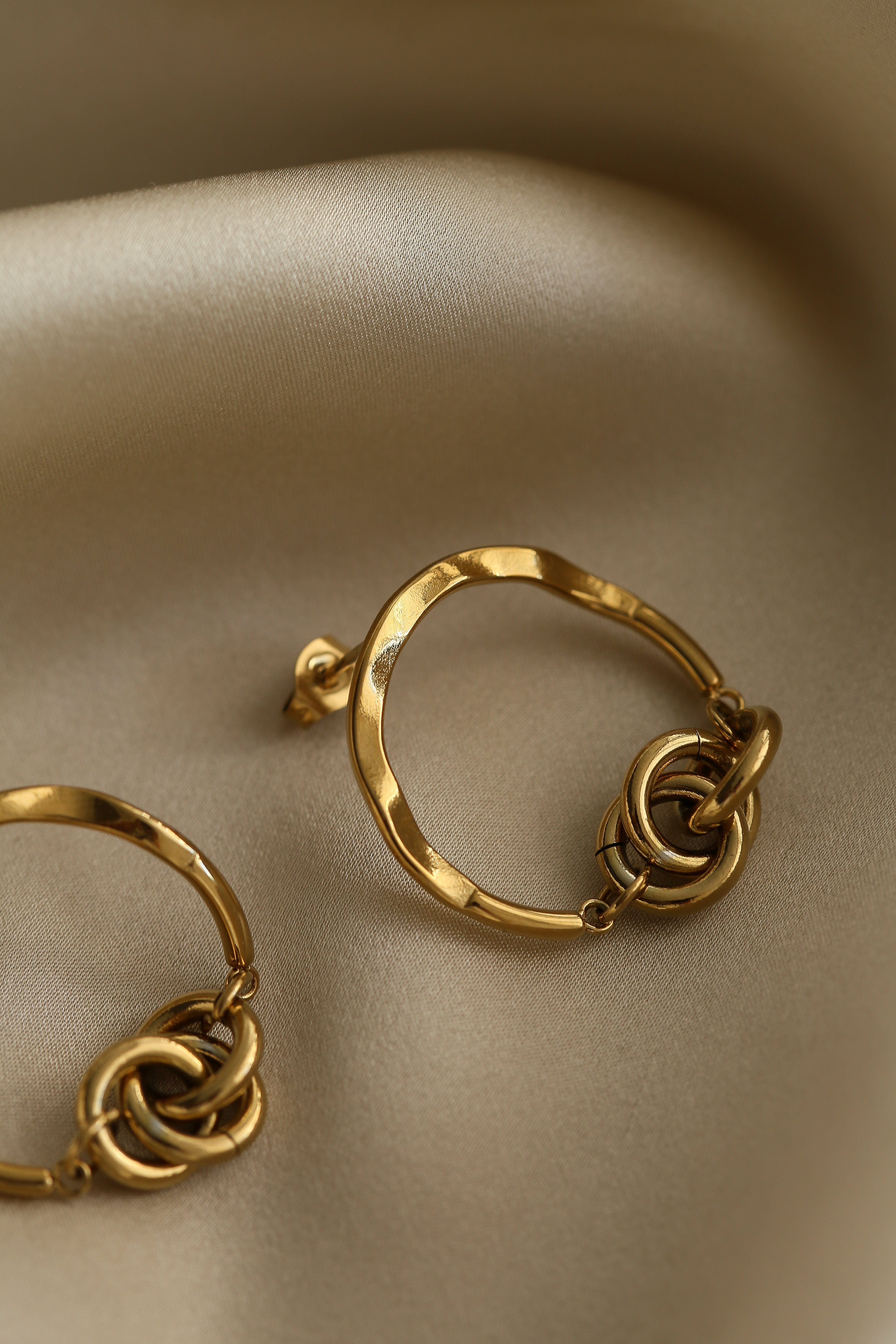 Heaven Earrings - Boutique Minimaliste has waterproof, durable, elegant and vintage inspired jewelry