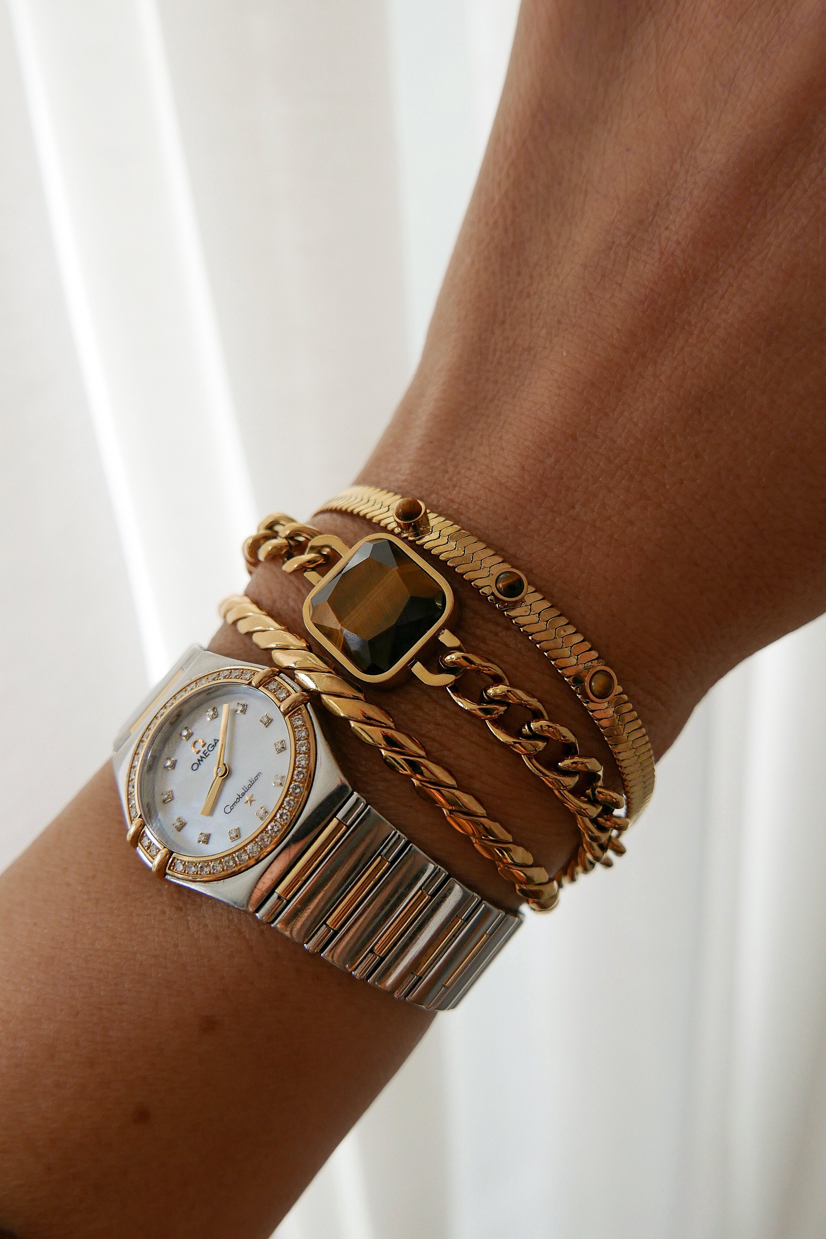 Heddie Cuff - Boutique Minimaliste has waterproof, durable, elegant and vintage inspired jewelry