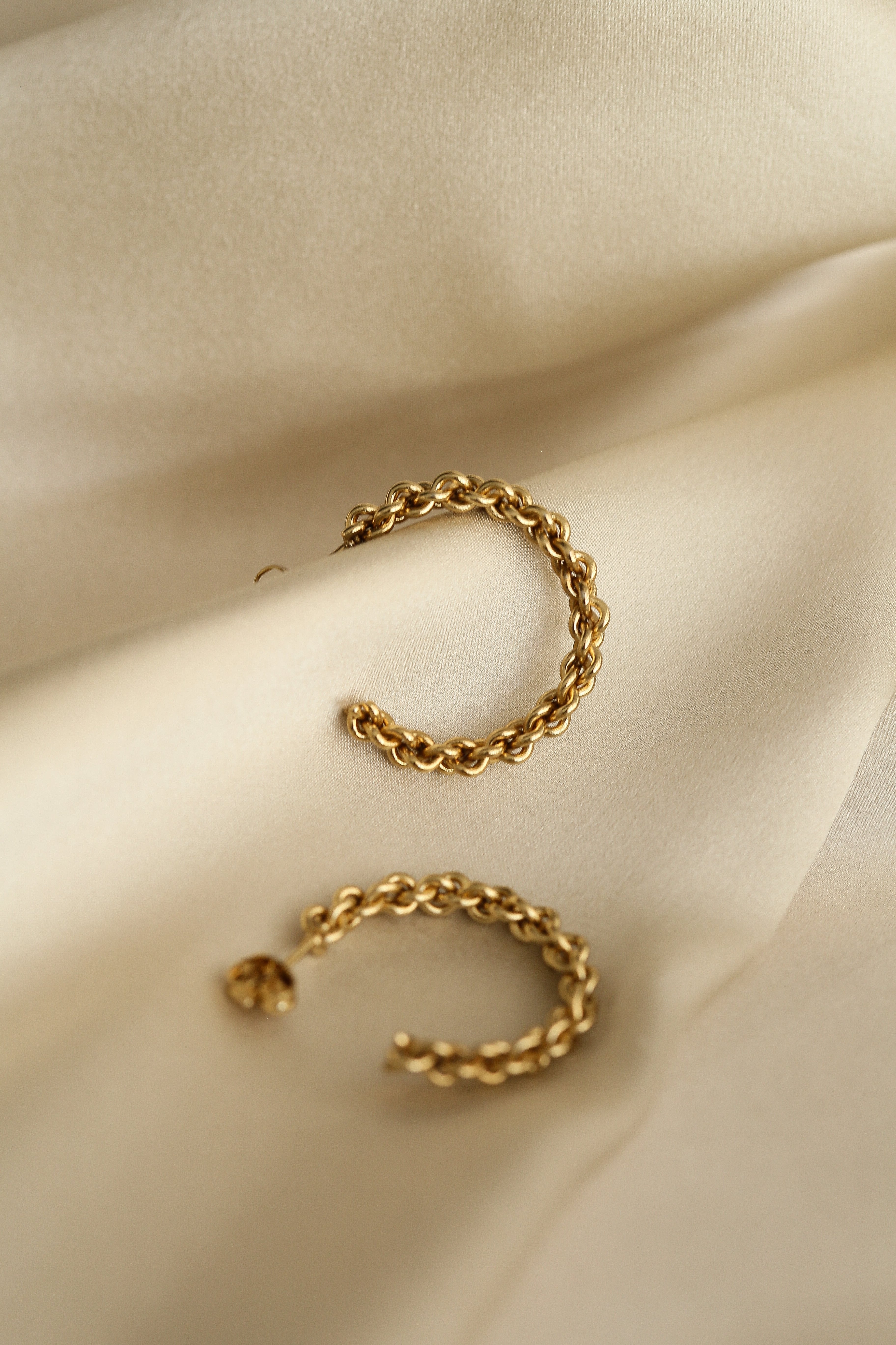 Heidy Hoop Earrings - Boutique Minimaliste has waterproof, durable, elegant and vintage inspired jewelry