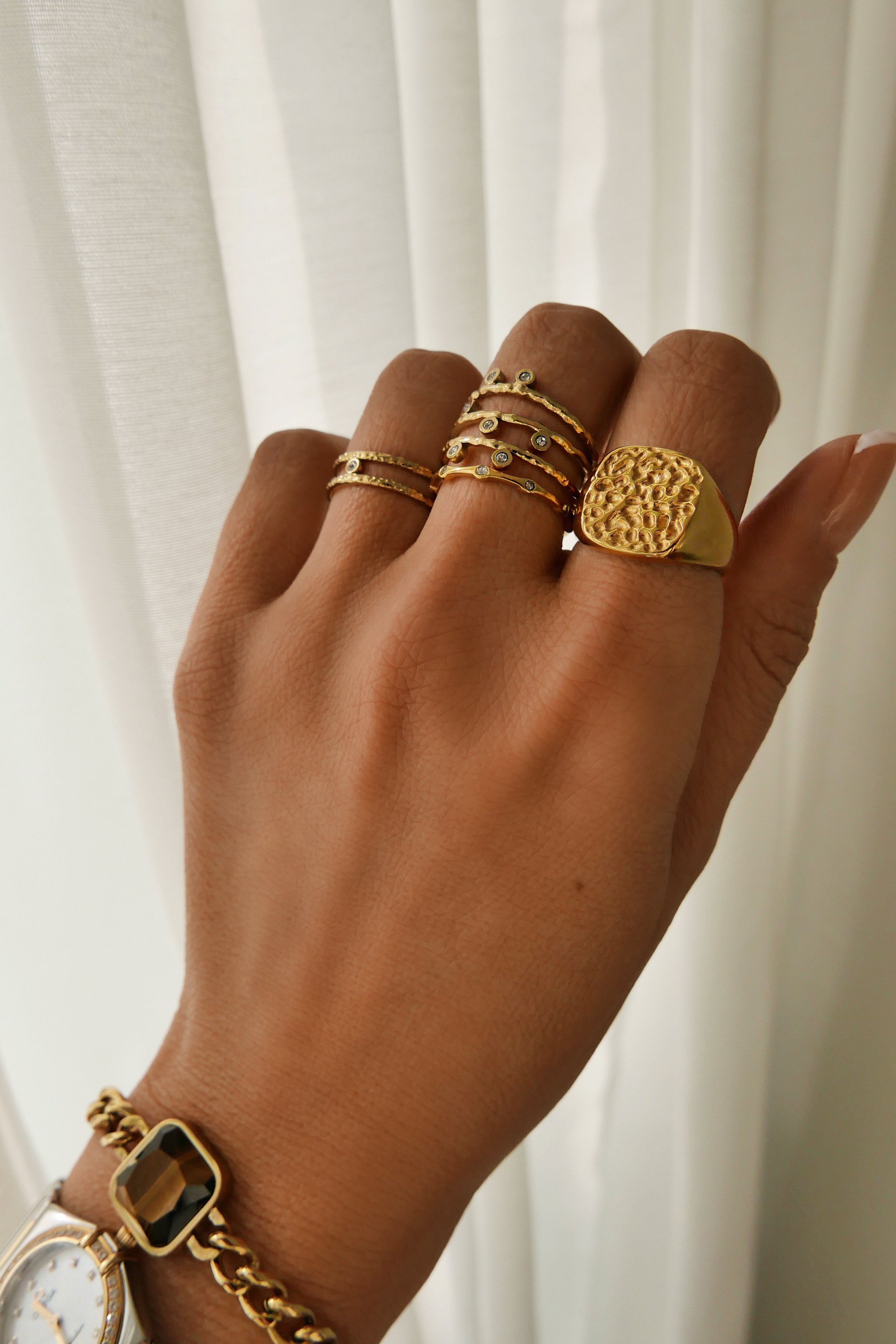 Helena Ring - Boutique Minimaliste has waterproof, durable, elegant and vintage inspired jewelry