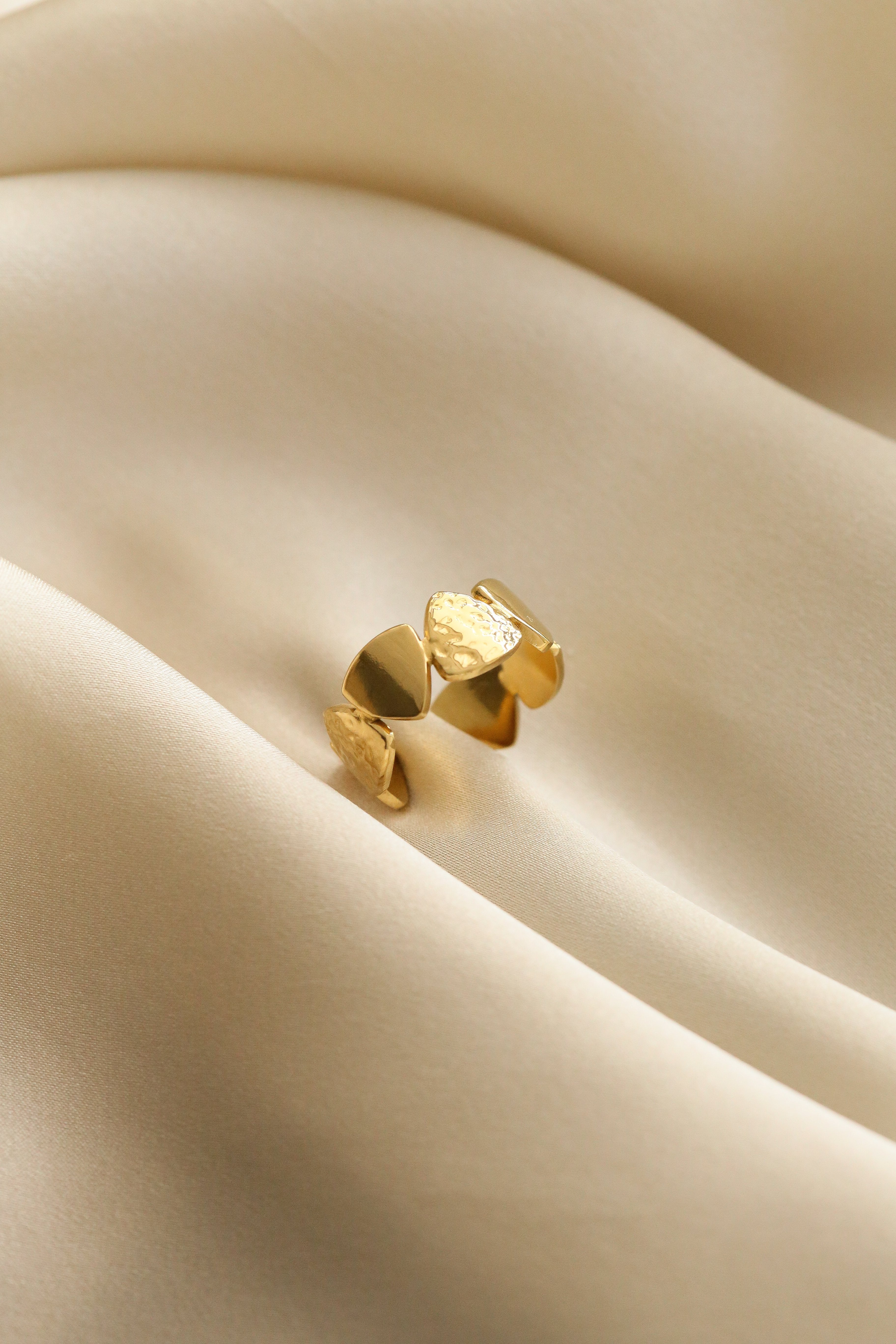 Hermione Ring - Boutique Minimaliste has waterproof, durable, elegant and vintage inspired jewelry