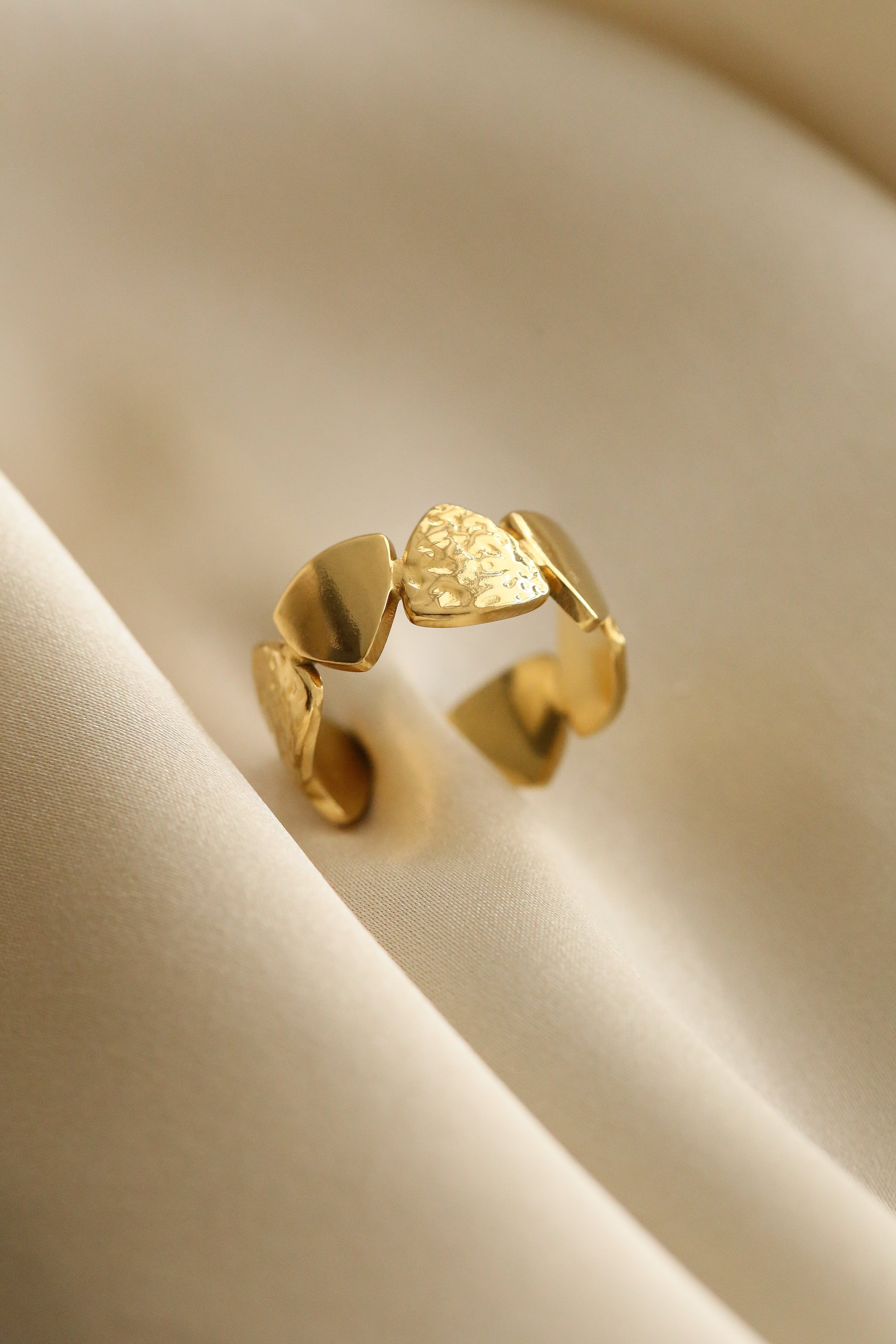 Hermione Ring - Boutique Minimaliste has waterproof, durable, elegant and vintage inspired jewelry