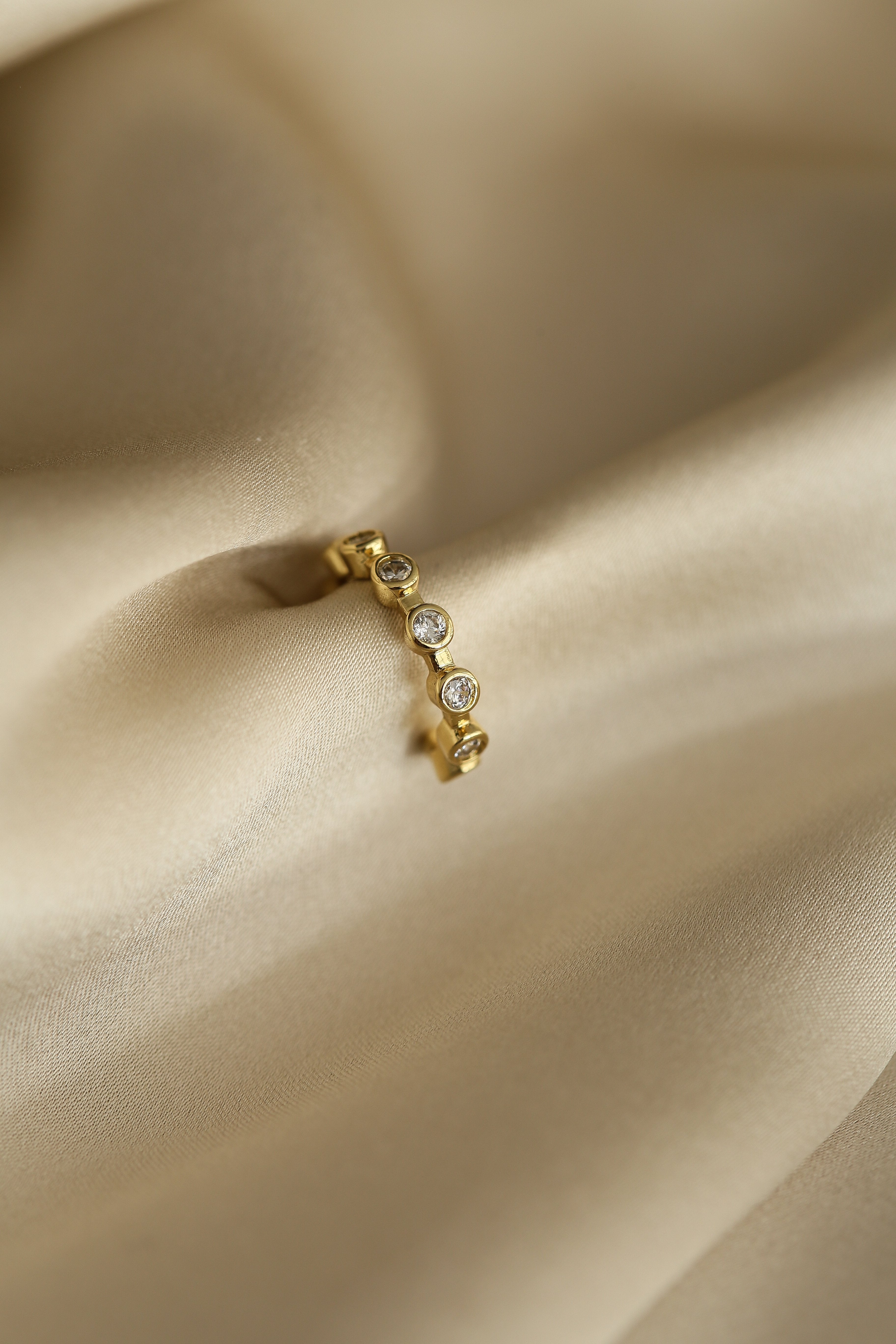 Hilda Ear Cuff - Boutique Minimaliste has waterproof, durable, elegant and vintage inspired jewelry