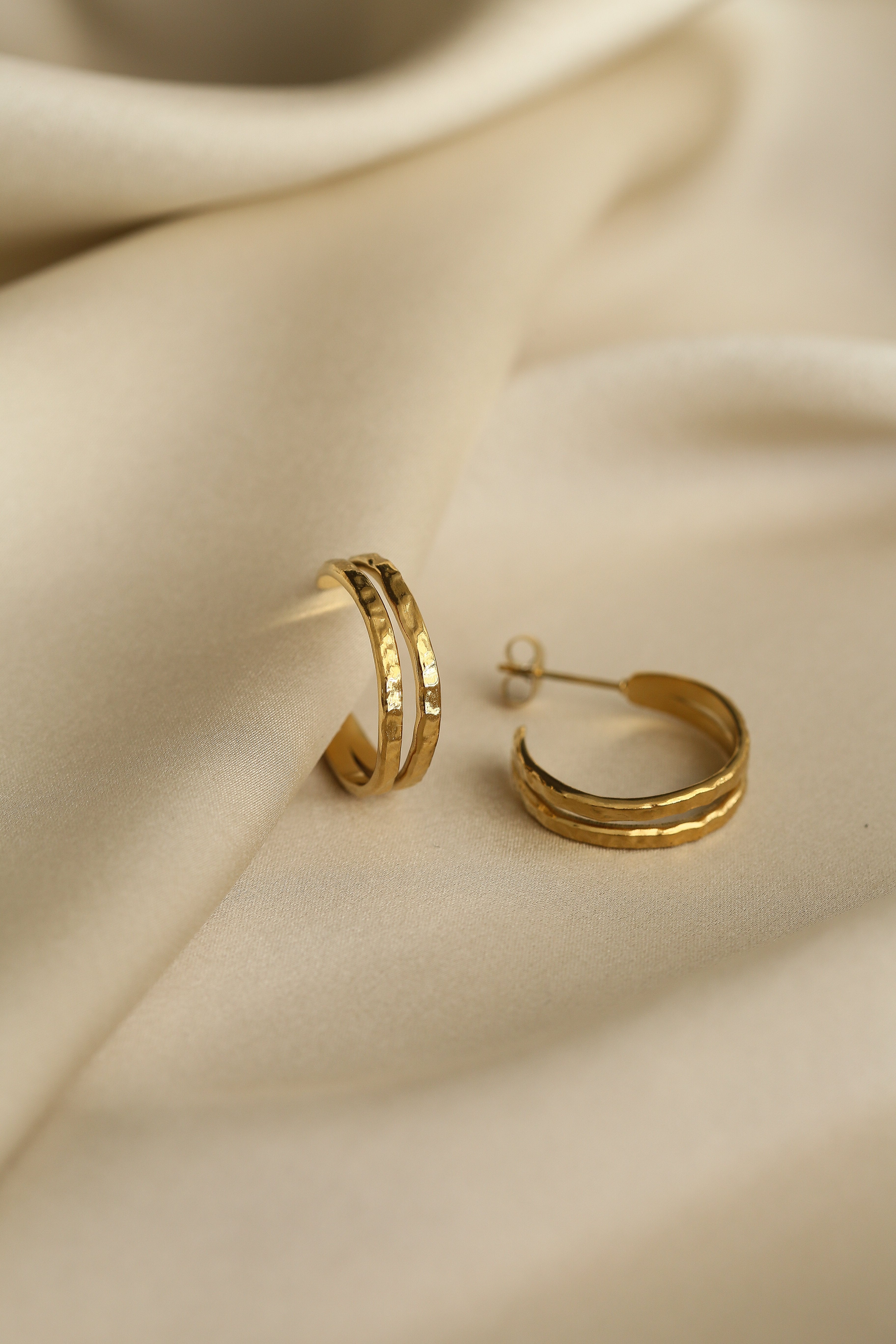 Hugo Hoop Earrings - Boutique Minimaliste has waterproof, durable, elegant and vintage inspired jewelry