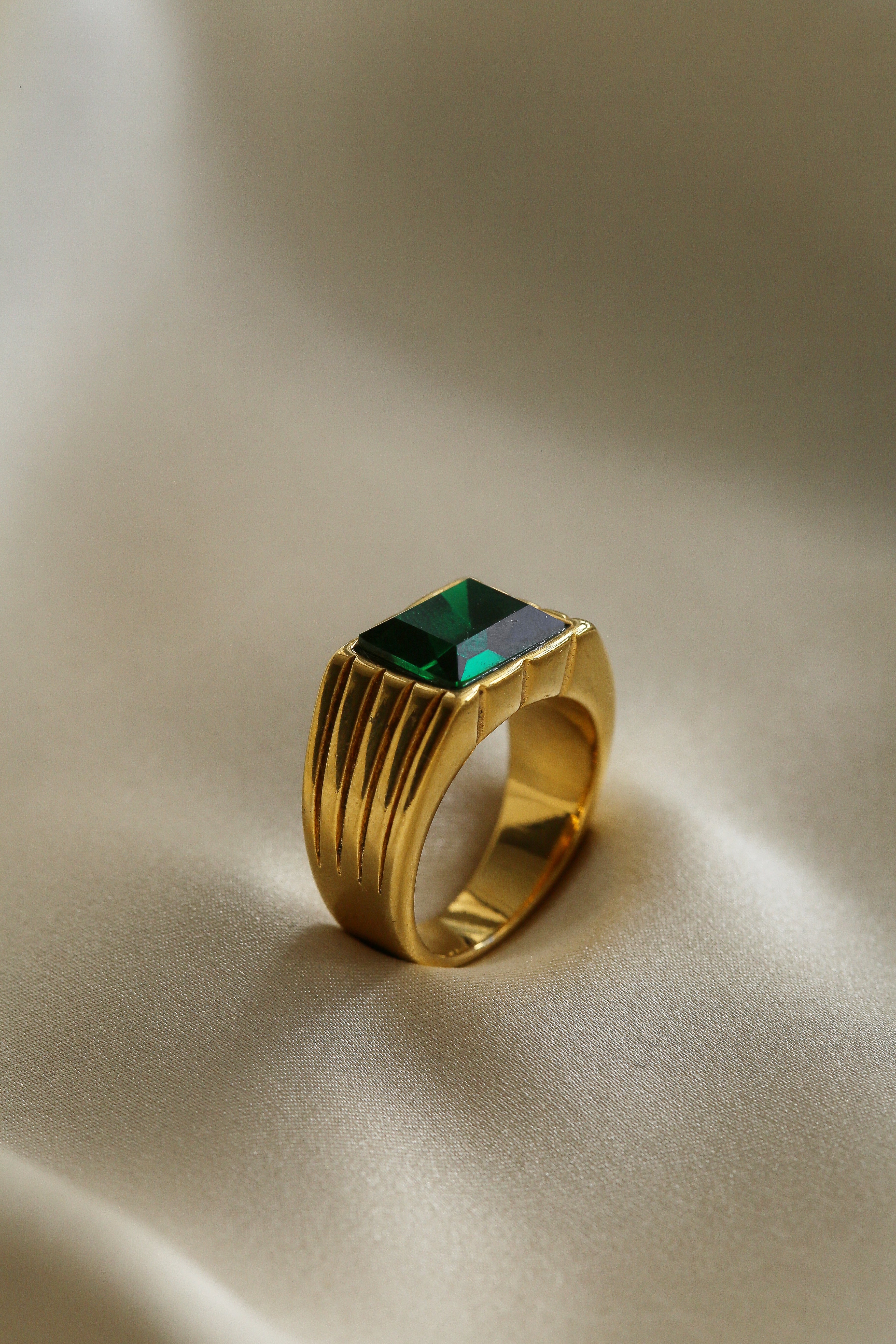 Ida Ring - Boutique Minimaliste has waterproof, durable, elegant and vintage inspired jewelry