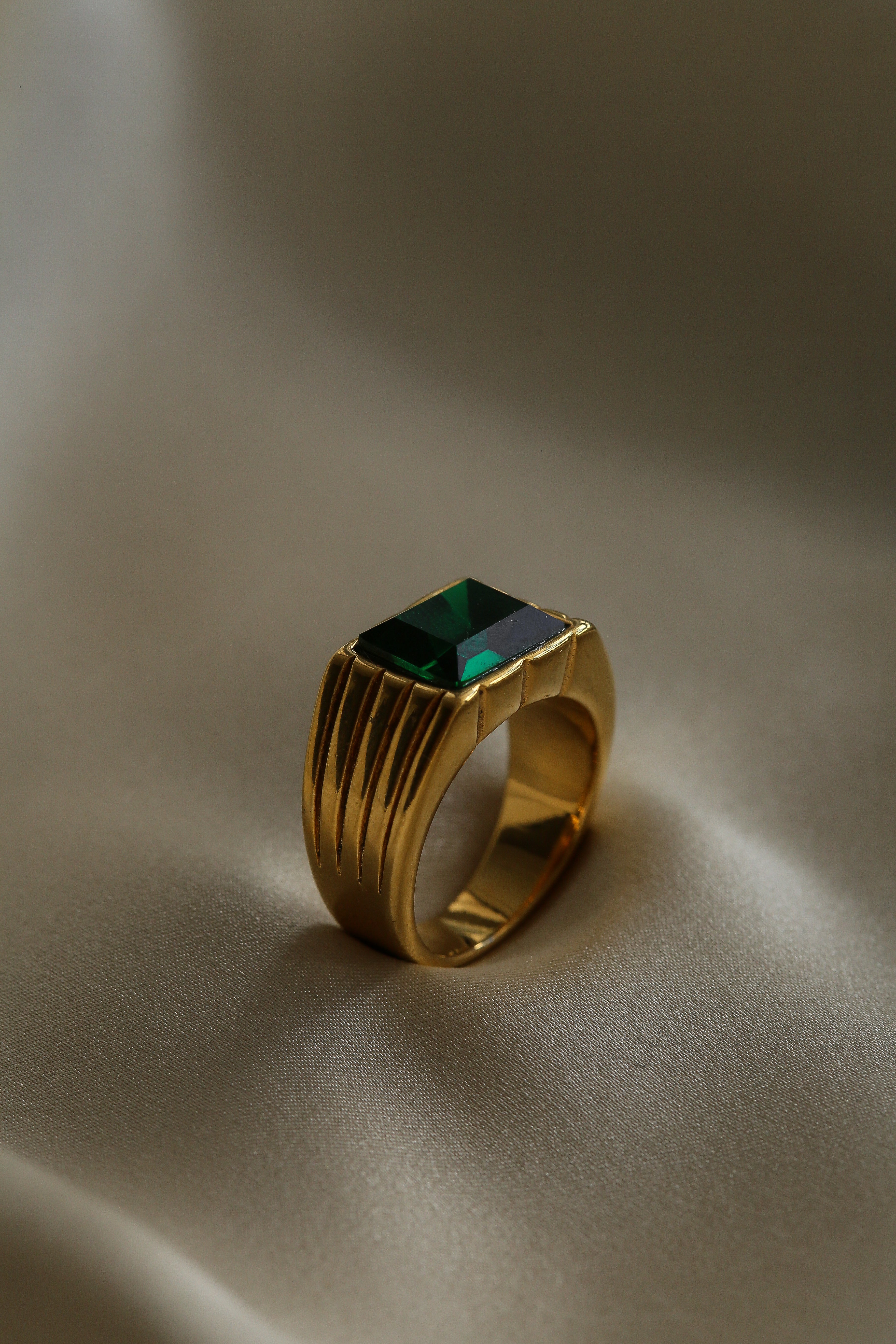 Ida Ring - Boutique Minimaliste has waterproof, durable, elegant and vintage inspired jewelry