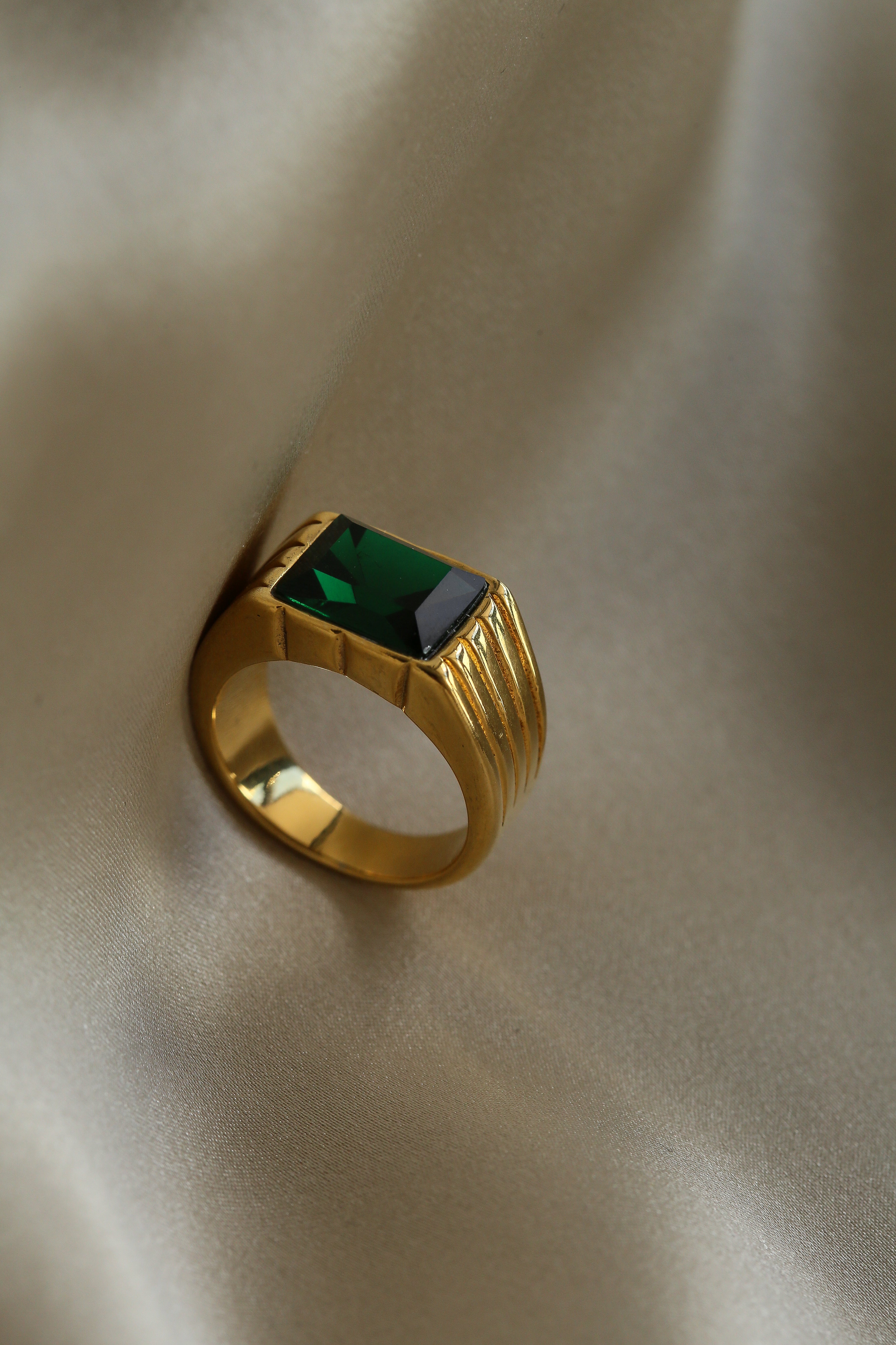 Ida Ring - Boutique Minimaliste has waterproof, durable, elegant and vintage inspired jewelry