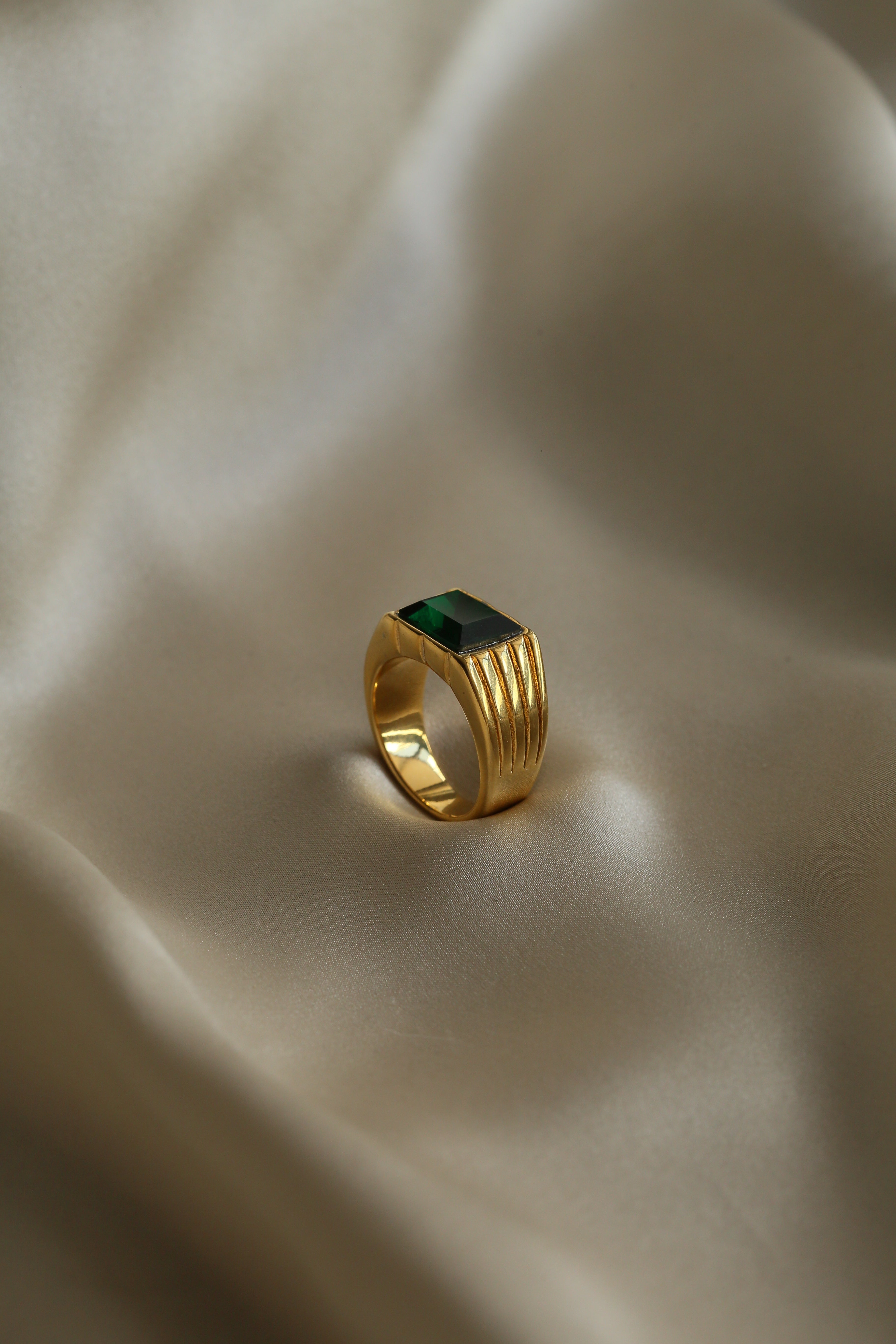 Ida Ring - Boutique Minimaliste has waterproof, durable, elegant and vintage inspired jewelry