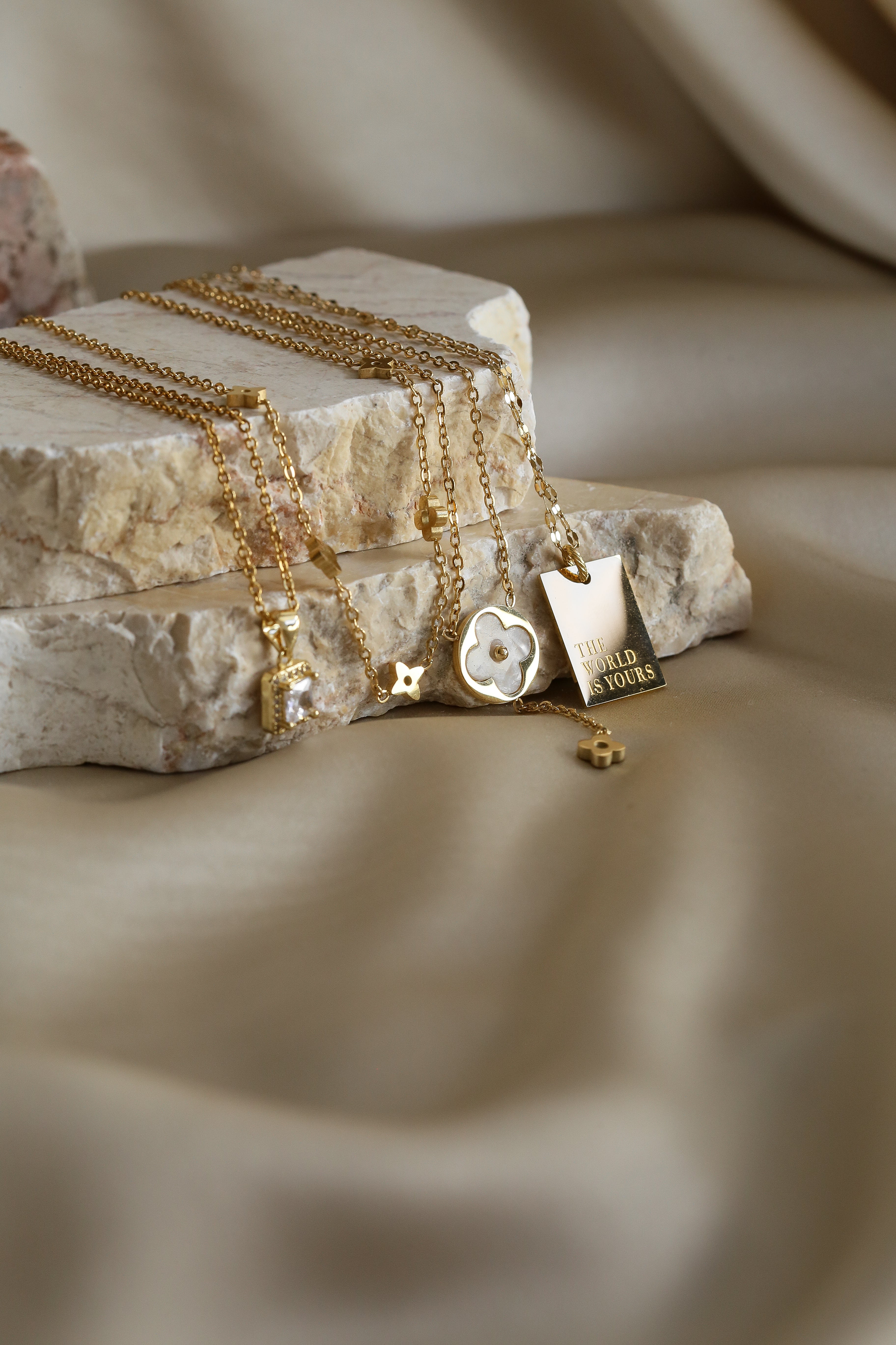 Ila Necklace - Boutique Minimaliste has waterproof, durable, elegant and vintage inspired jewelry