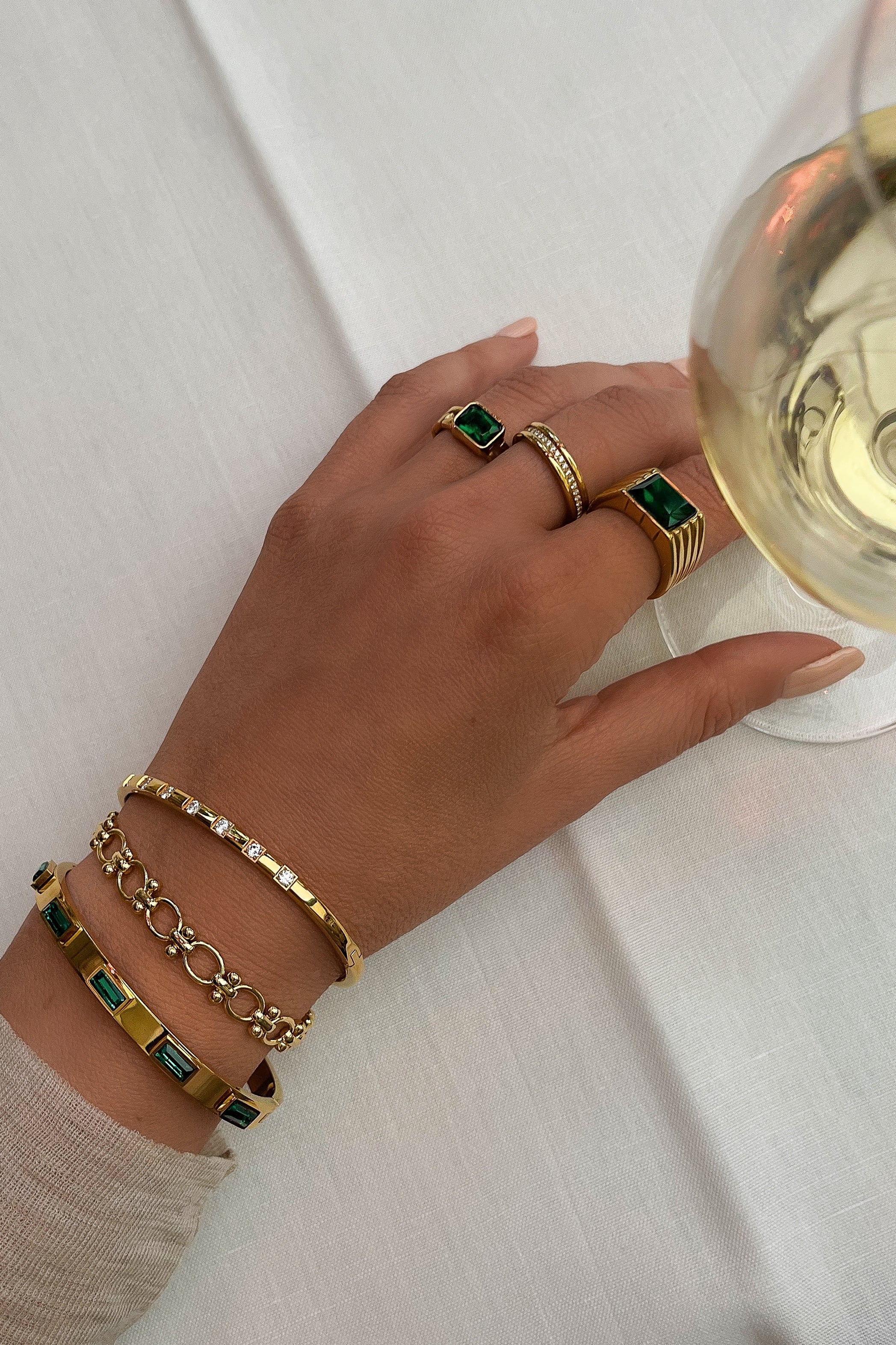 Ilaria Cuff - Boutique Minimaliste has waterproof, durable, elegant and vintage inspired jewelry