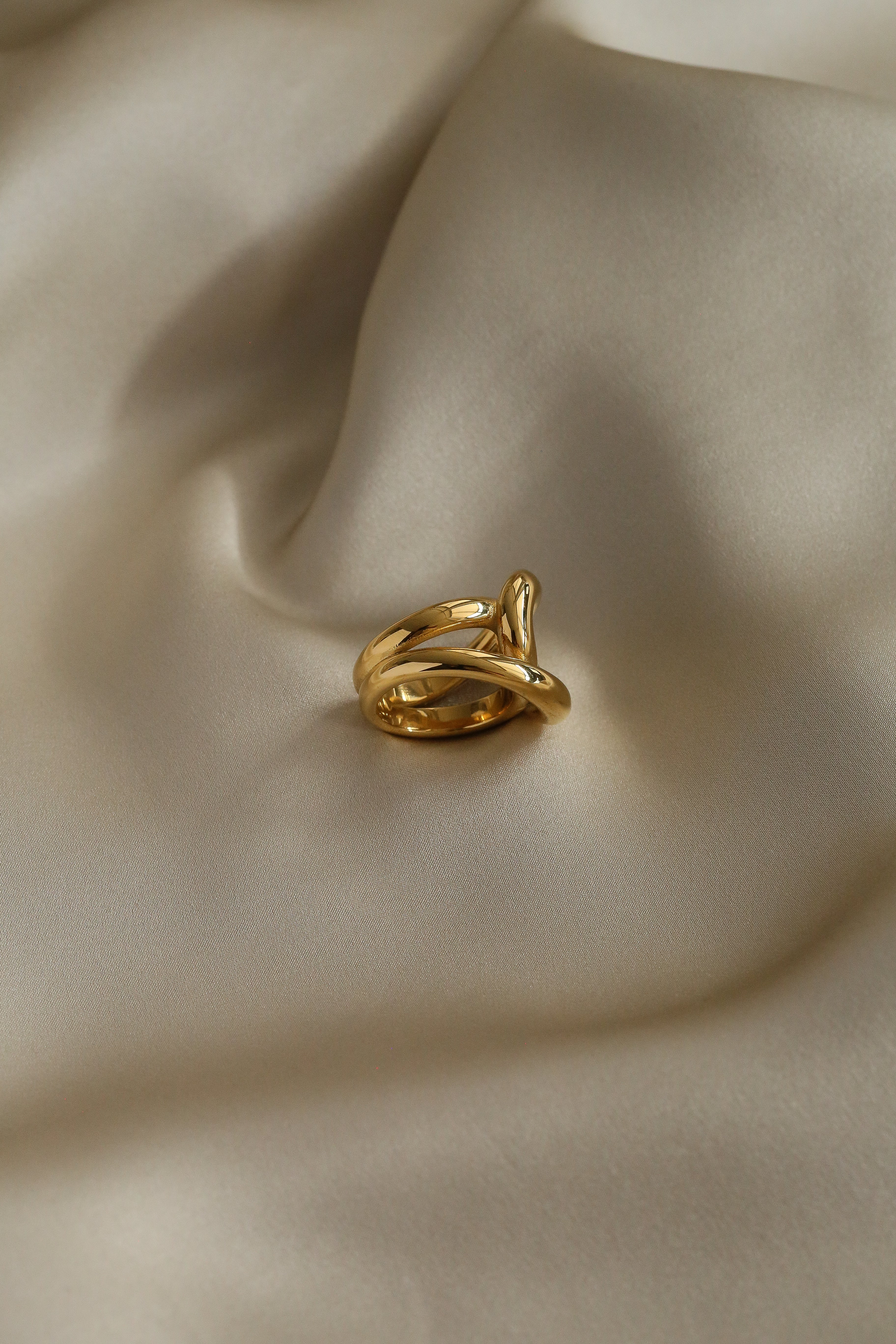 Infinity Ring - Boutique Minimaliste has waterproof, durable, elegant and vintage inspired jewelry