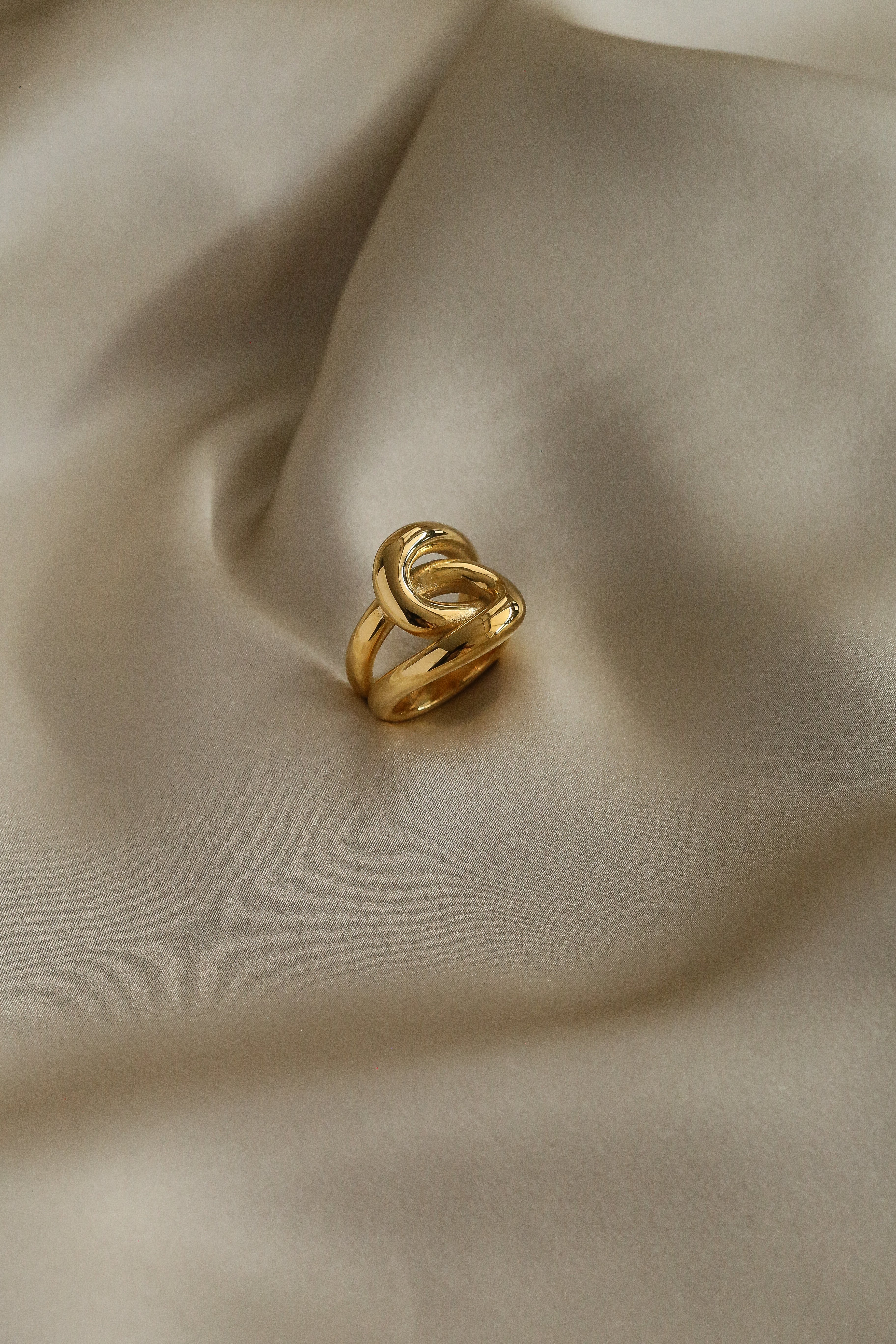 Infinity Ring - Boutique Minimaliste has waterproof, durable, elegant and vintage inspired jewelry