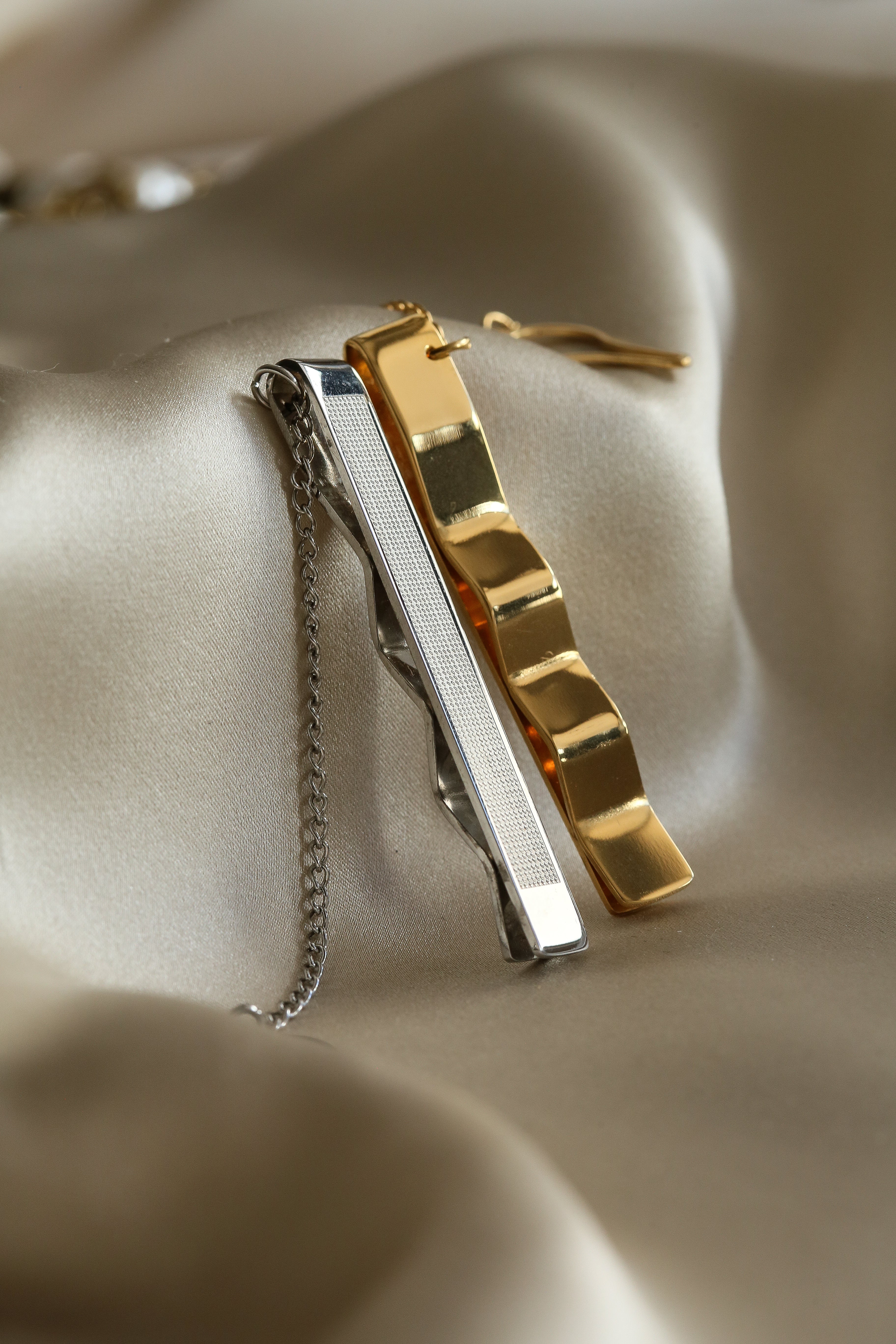 Isaac Tie Clip - Boutique Minimaliste has waterproof, durable, elegant and vintage inspired jewelry