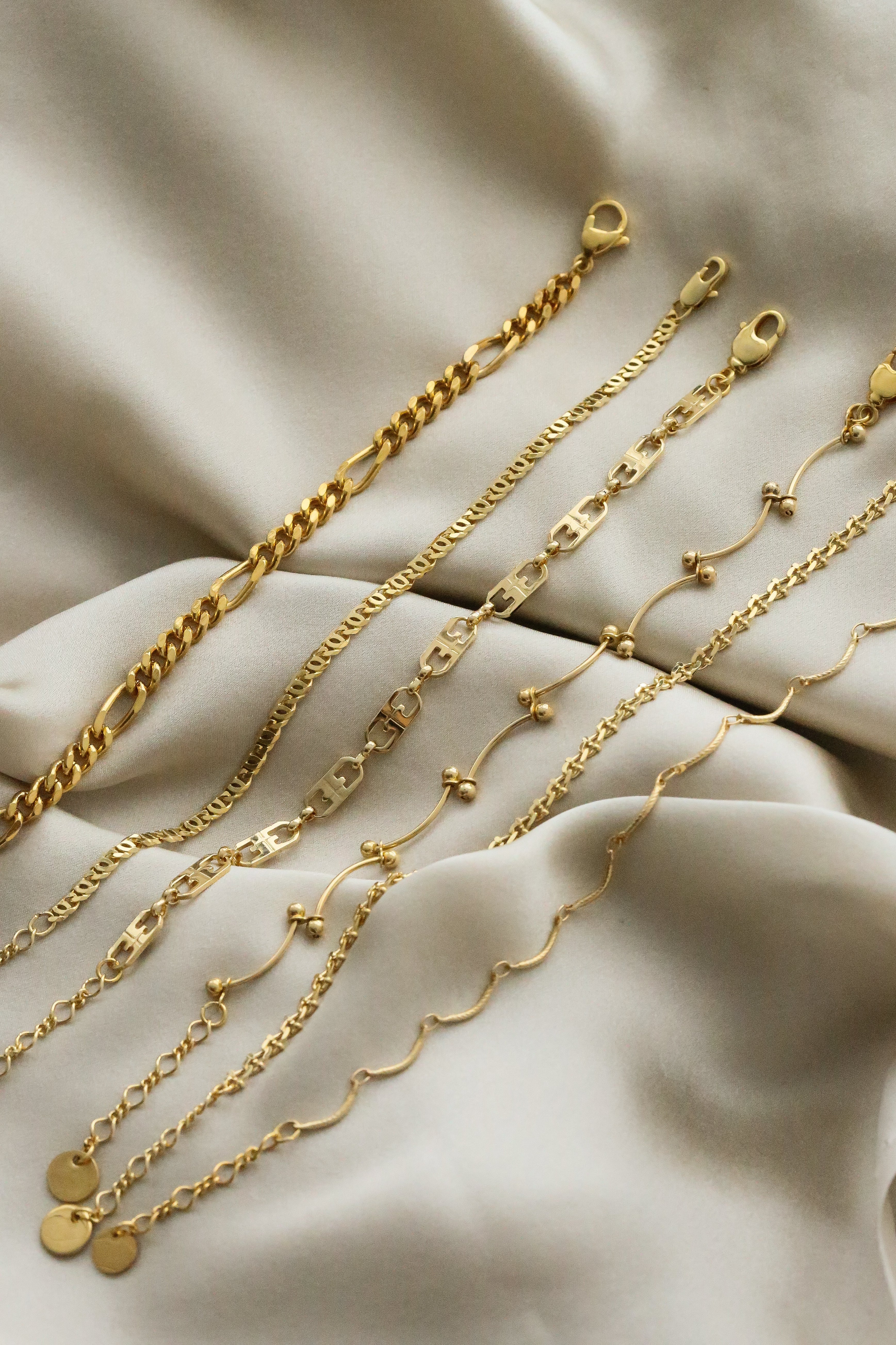 Isabella (Vintage) Chain bracelet - Boutique Minimaliste has waterproof, durable, elegant and vintage inspired jewelry