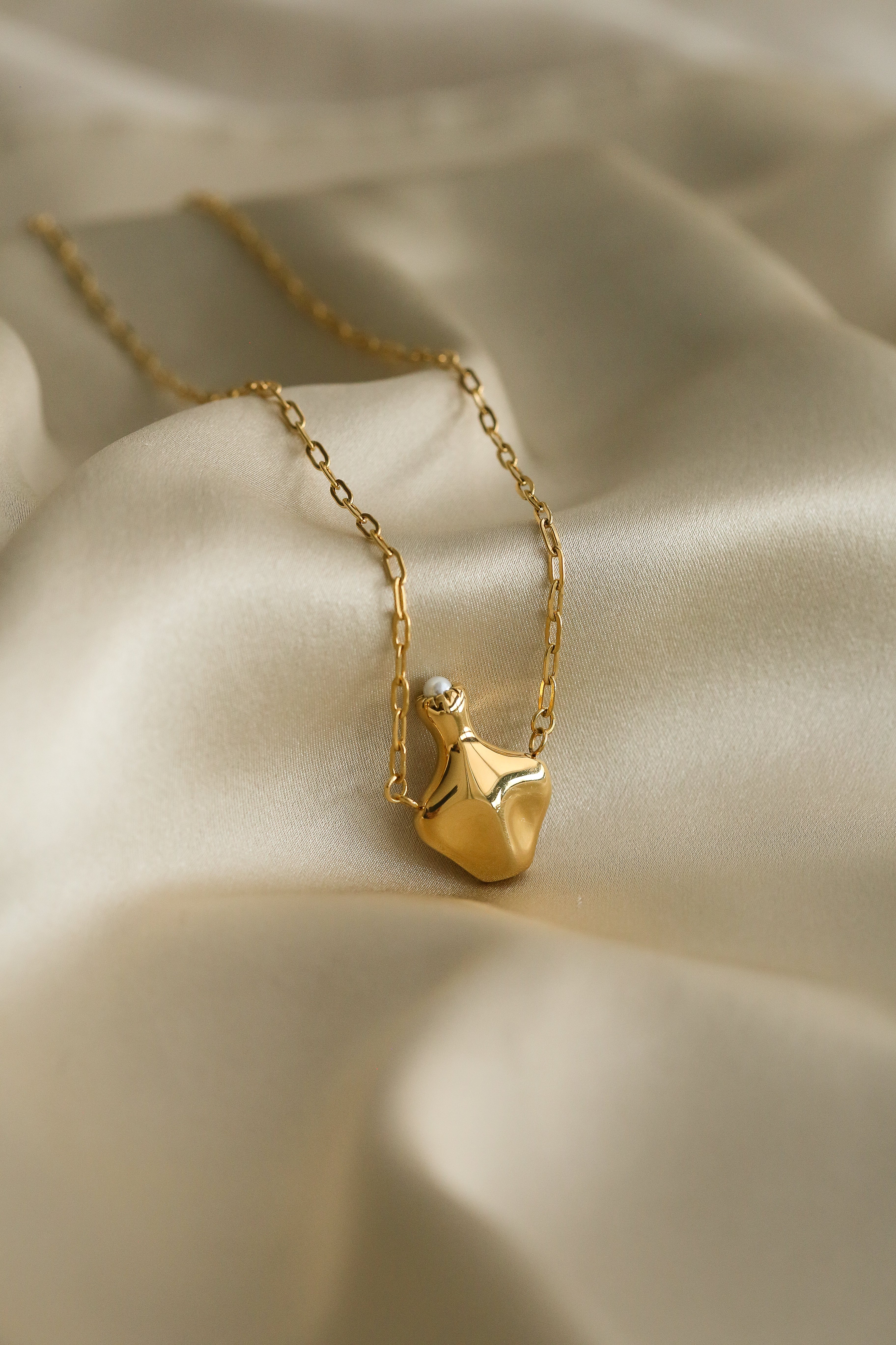 Jade Necklace - Boutique Minimaliste has waterproof, durable, elegant and vintage inspired jewelry