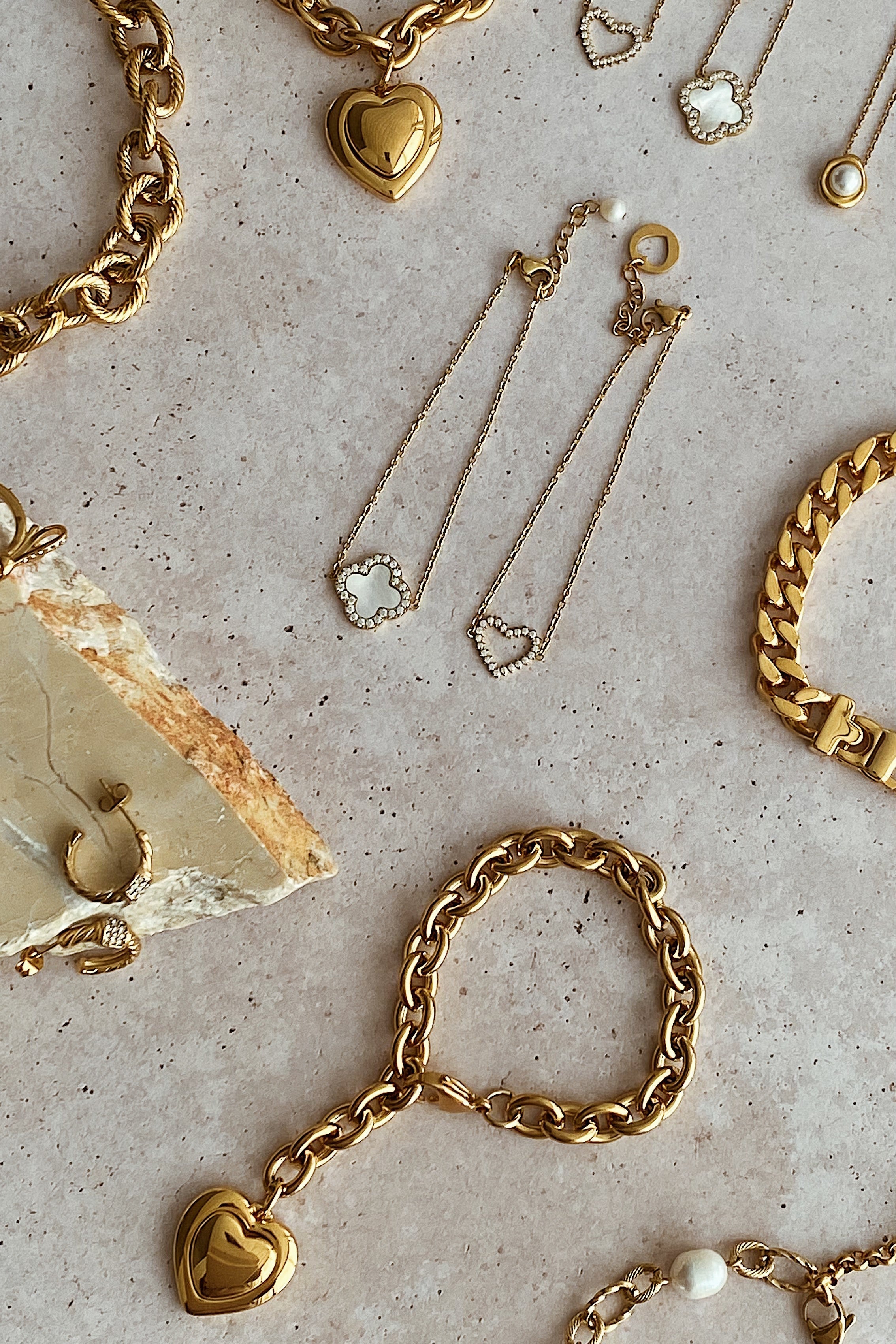 Jasmine Bracelet - Boutique Minimaliste has waterproof, durable, elegant and vintage inspired jewelry