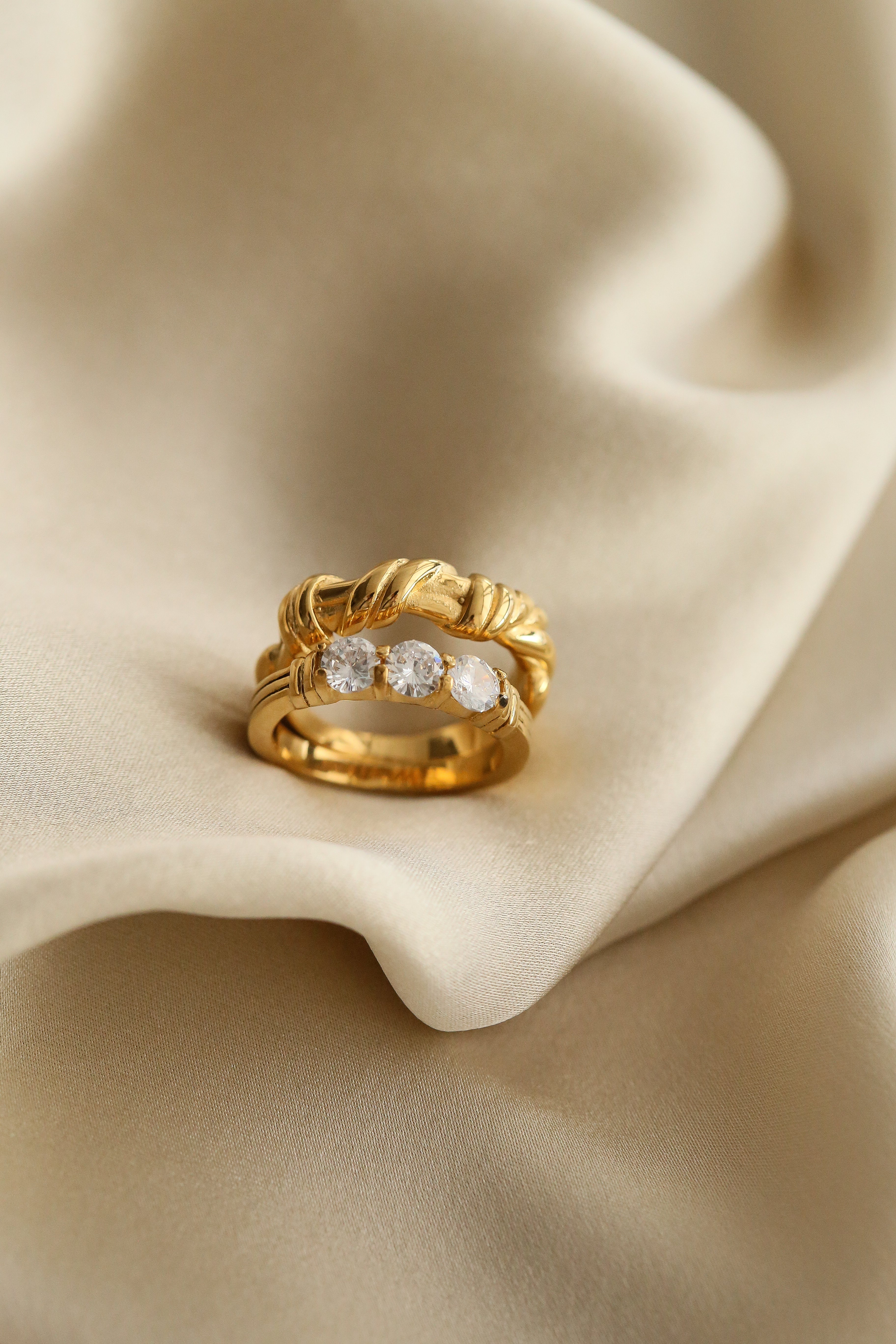 Joan Ring - Boutique Minimaliste has waterproof, durable, elegant and vintage inspired jewelry