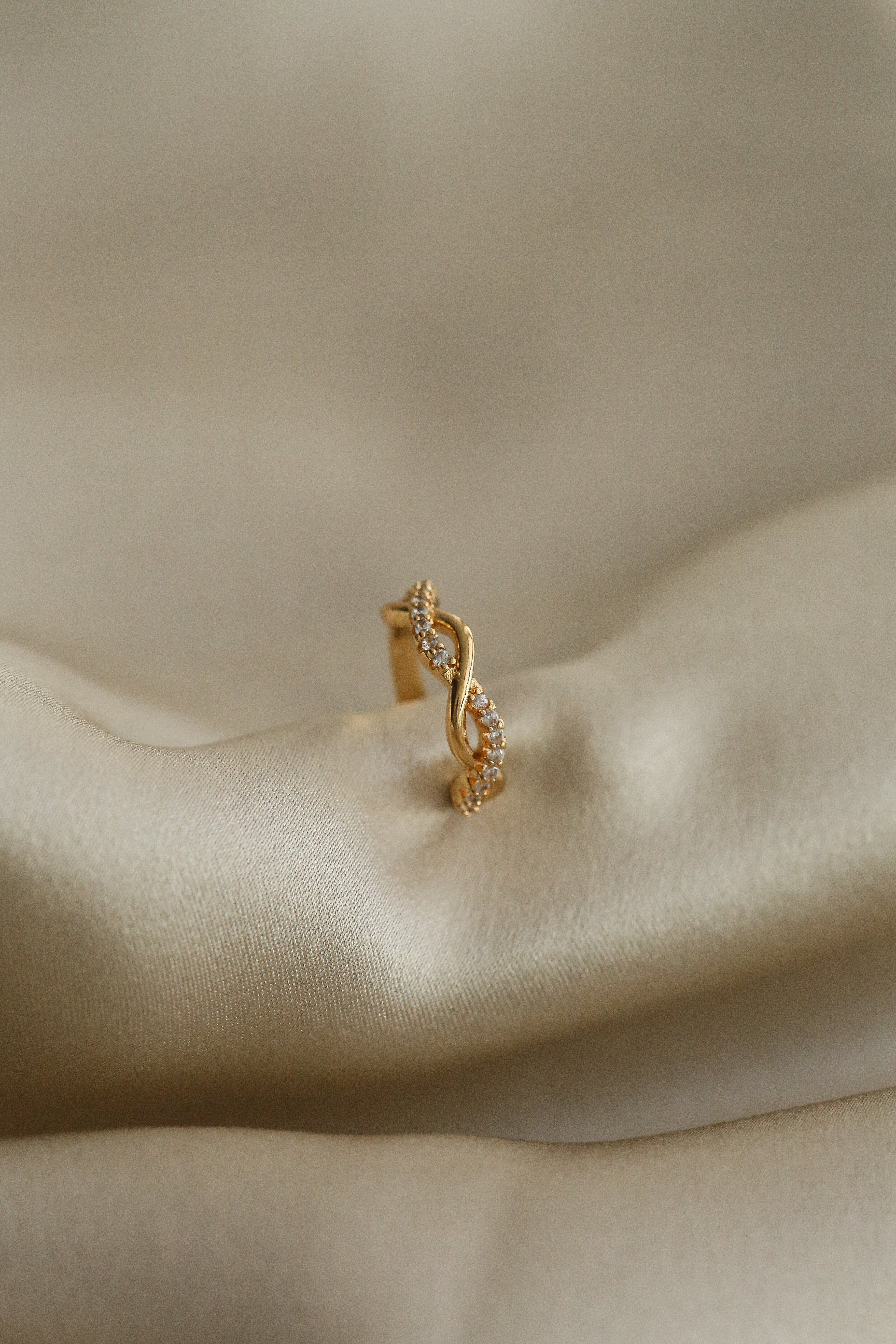 Jolie Ear Cuff - Boutique Minimaliste has waterproof, durable, elegant and vintage inspired jewelry