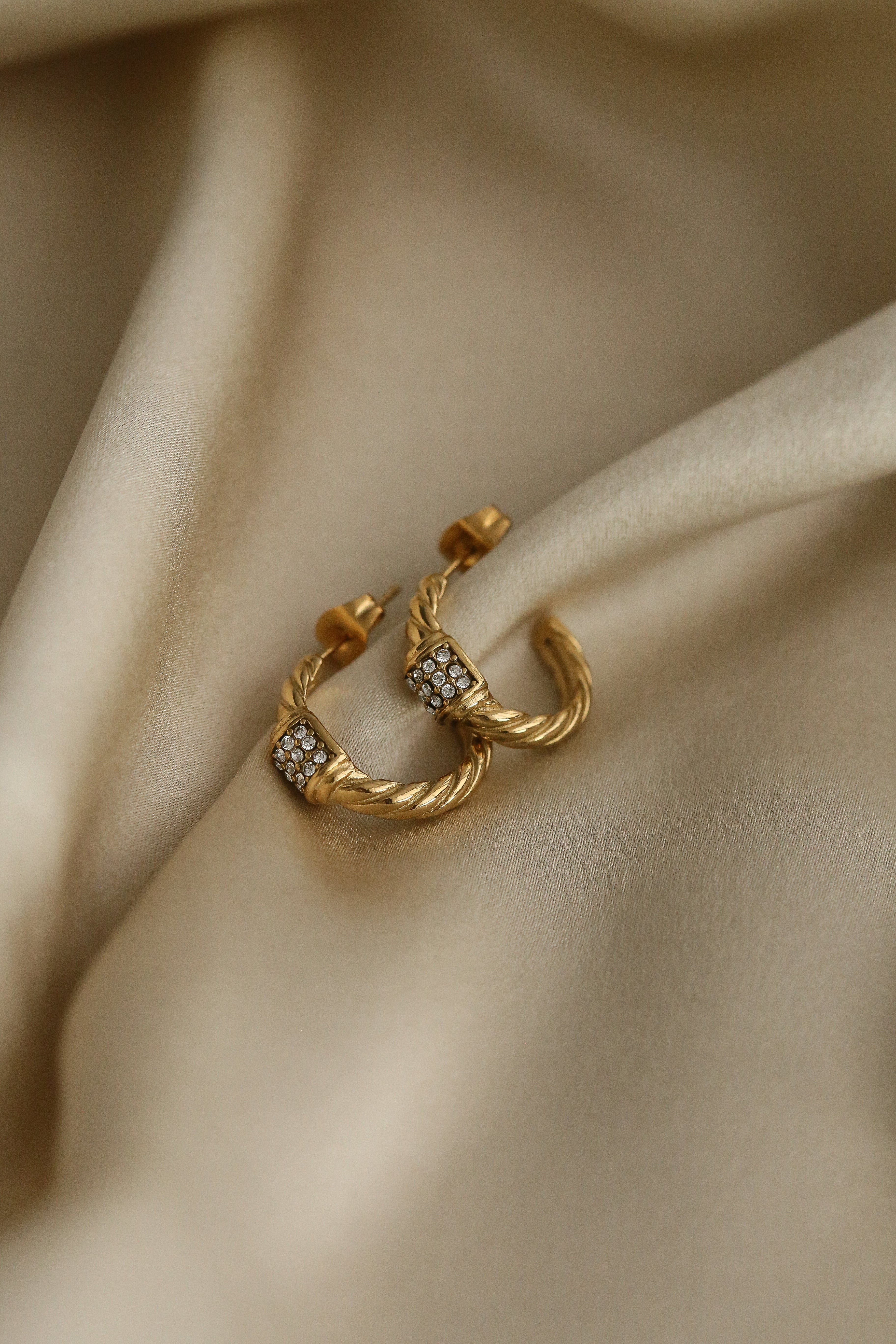 Josephine Hoop Earrings - Boutique Minimaliste has waterproof, durable, elegant and vintage inspired jewelry