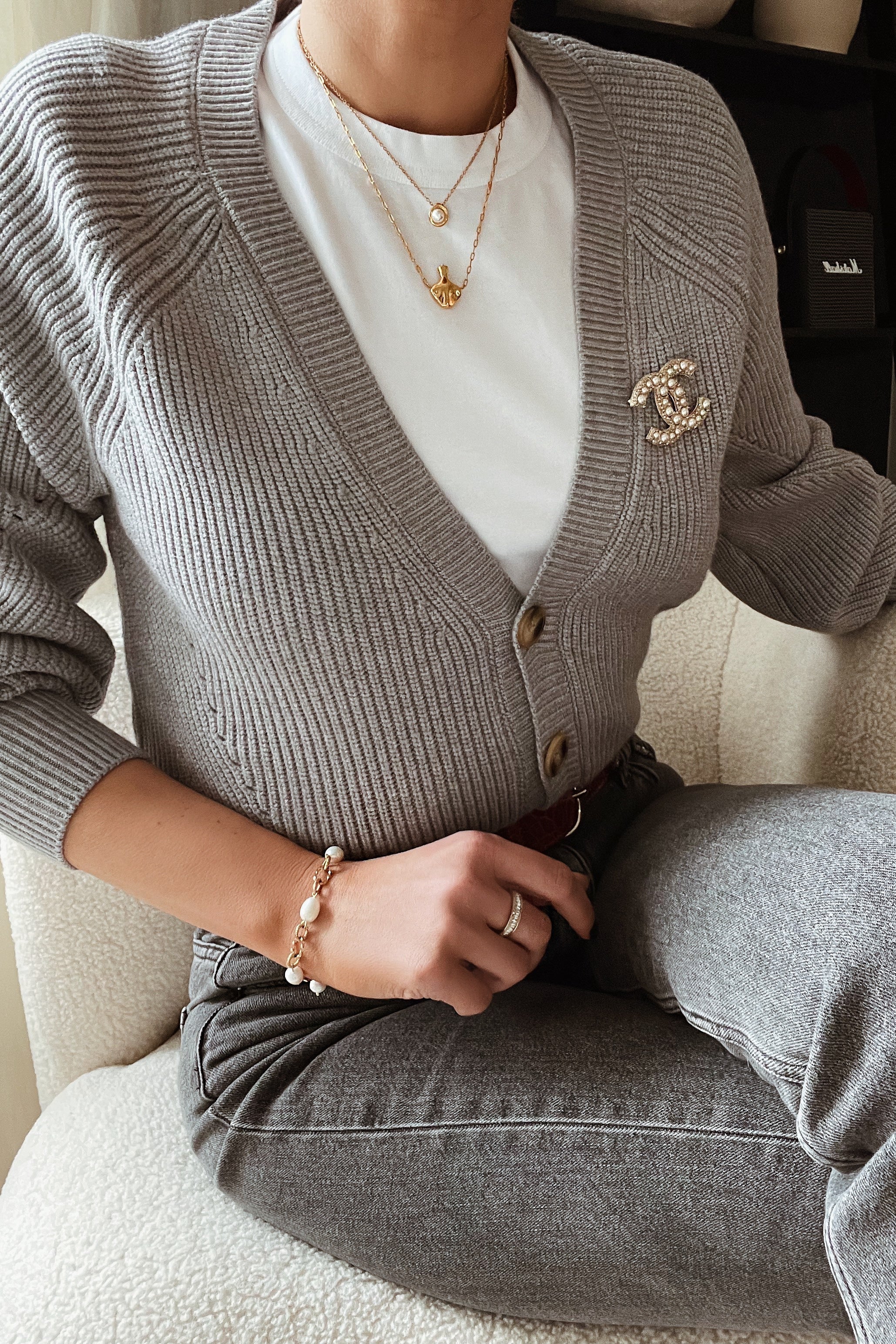 Julia Bracelet - Boutique Minimaliste has waterproof, durable, elegant and vintage inspired jewelry