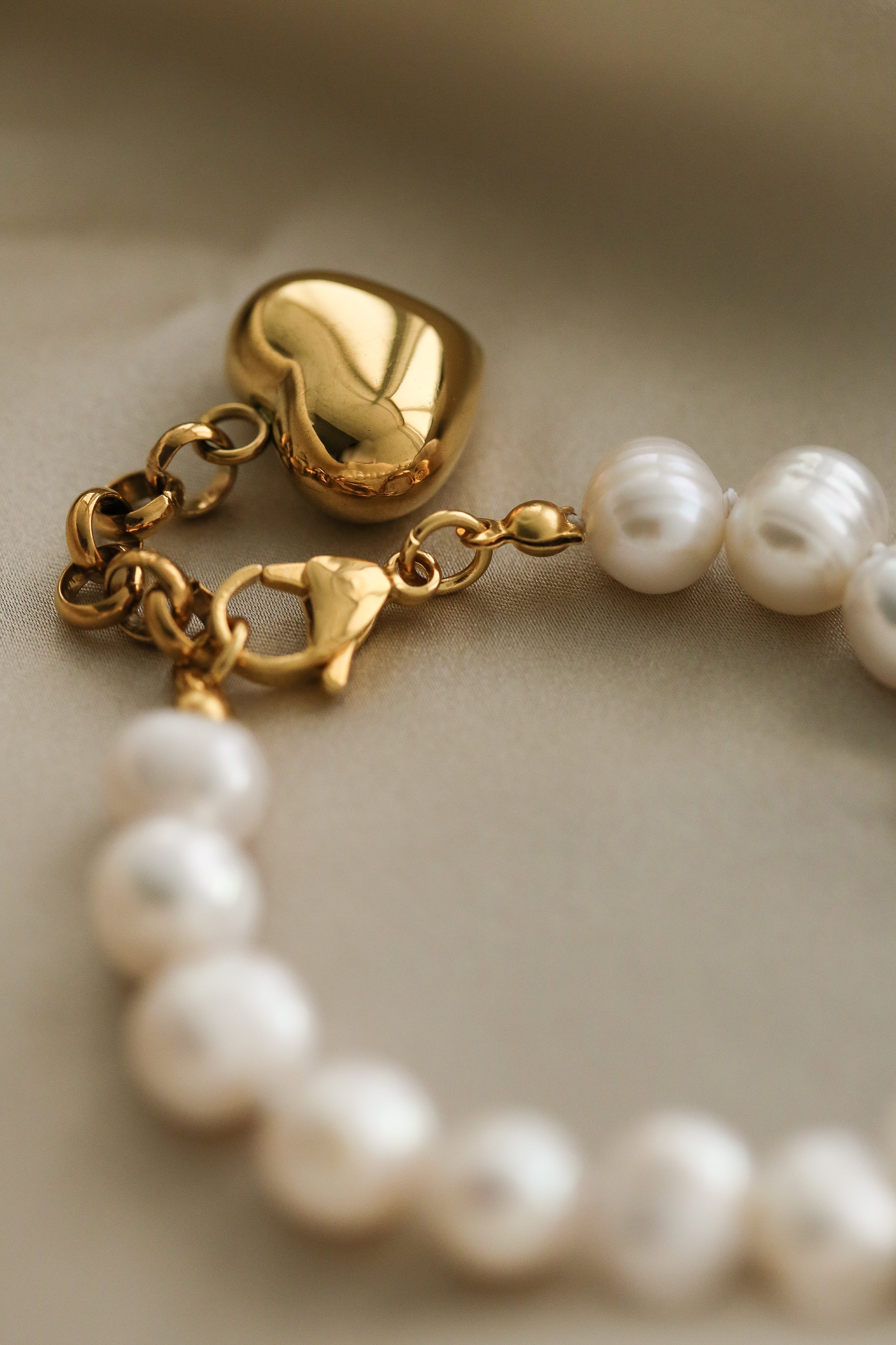 Karina Bracelet - Boutique Minimaliste has waterproof, durable, elegant and vintage inspired jewelry