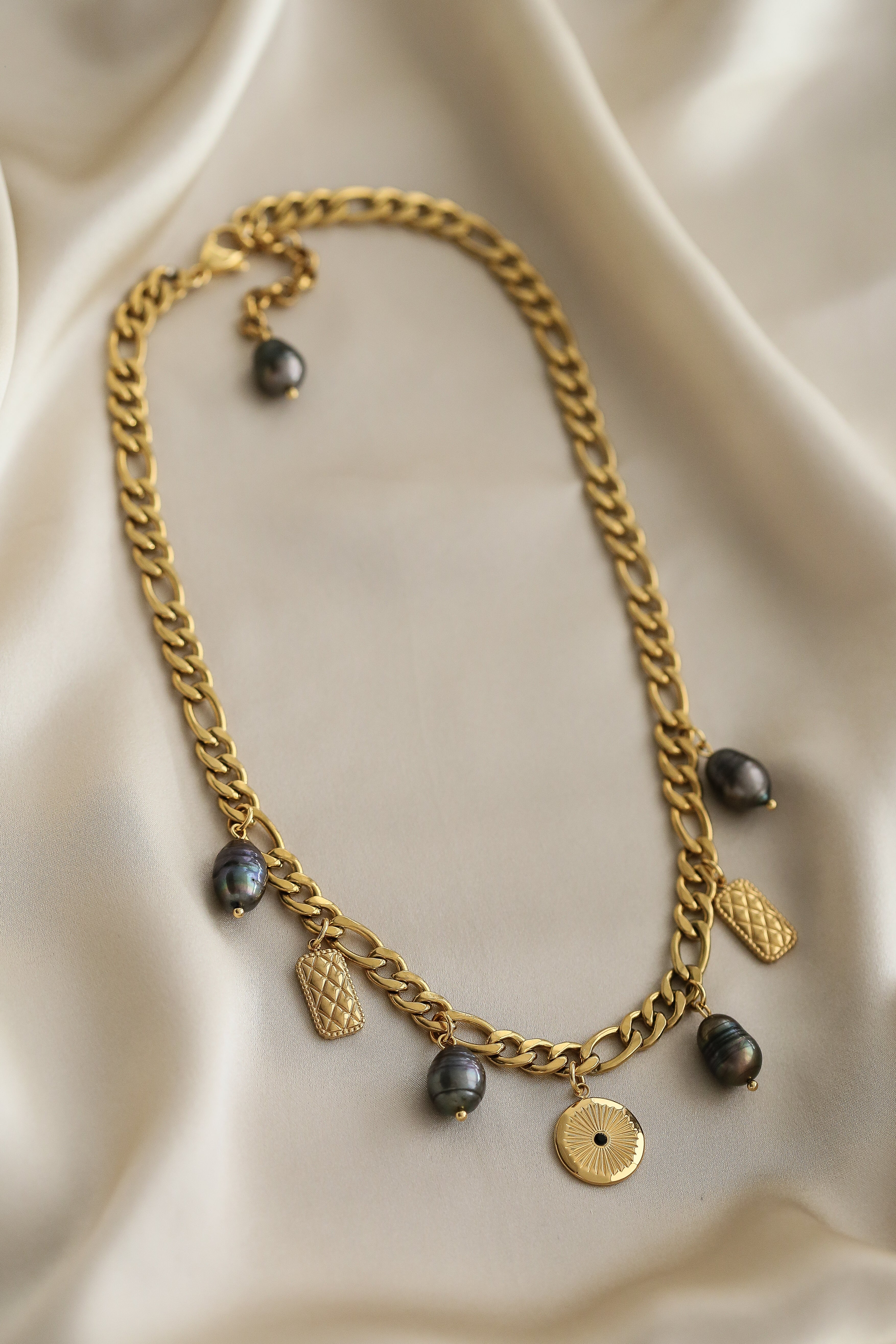 Kassandra Necklace - Boutique Minimaliste has waterproof, durable, elegant and vintage inspired jewelry