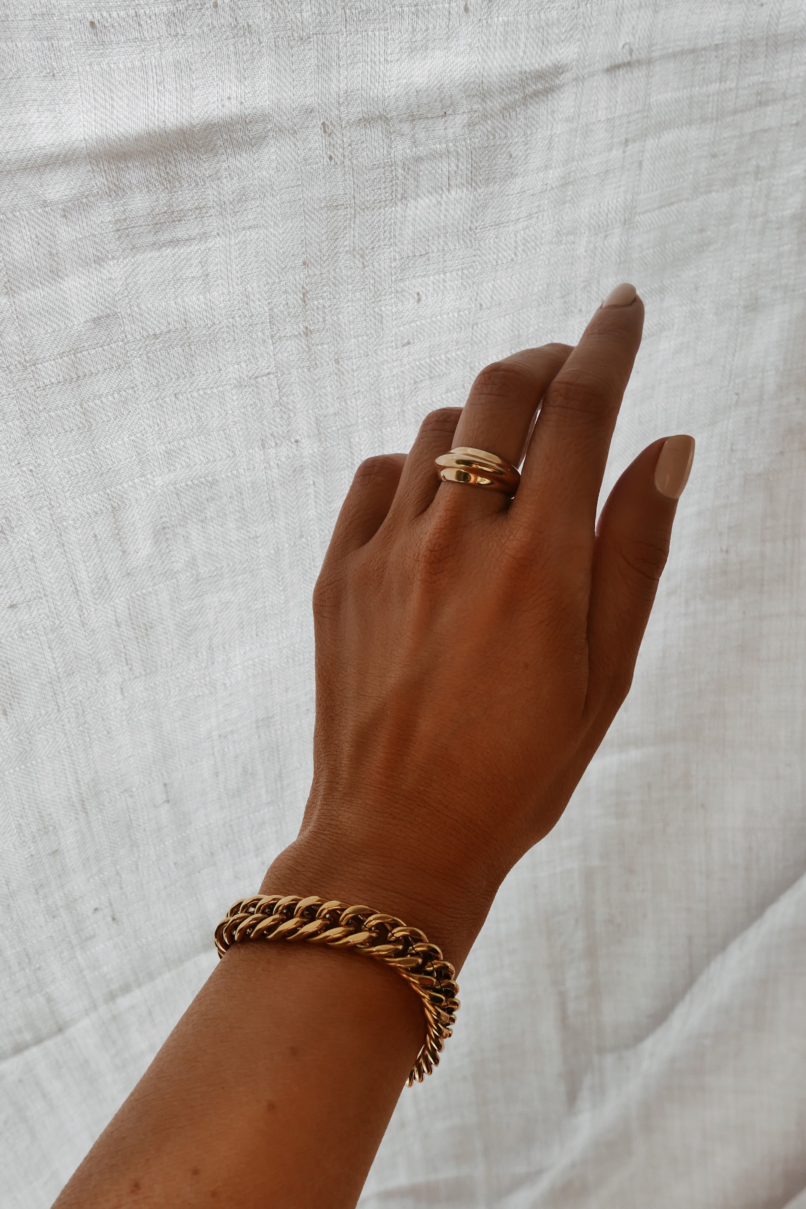 Kelly Ring - Boutique Minimaliste has waterproof, durable, elegant and vintage inspired jewelry