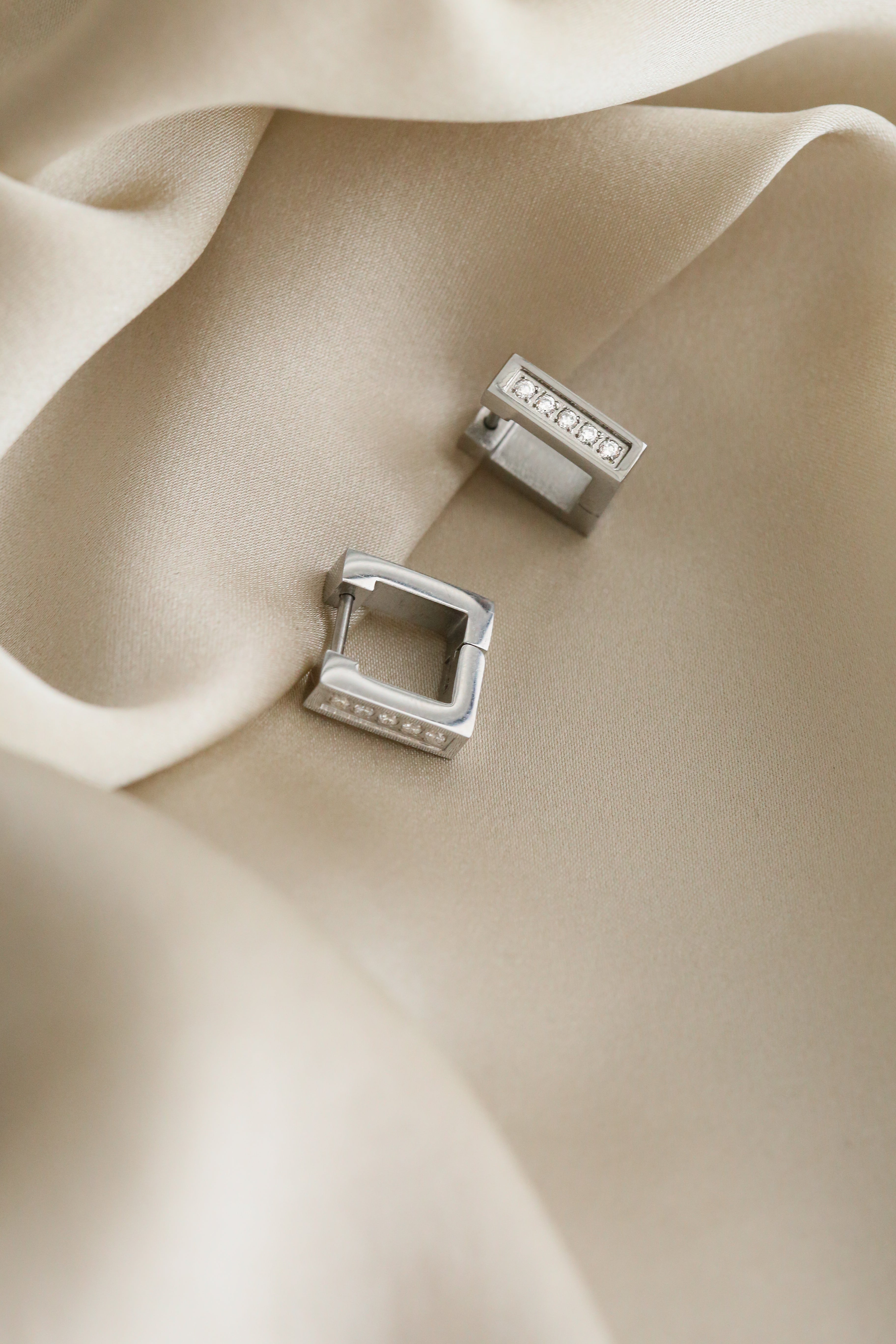 Kiara Huggies - Boutique Minimaliste has waterproof, durable, elegant and vintage inspired jewelry