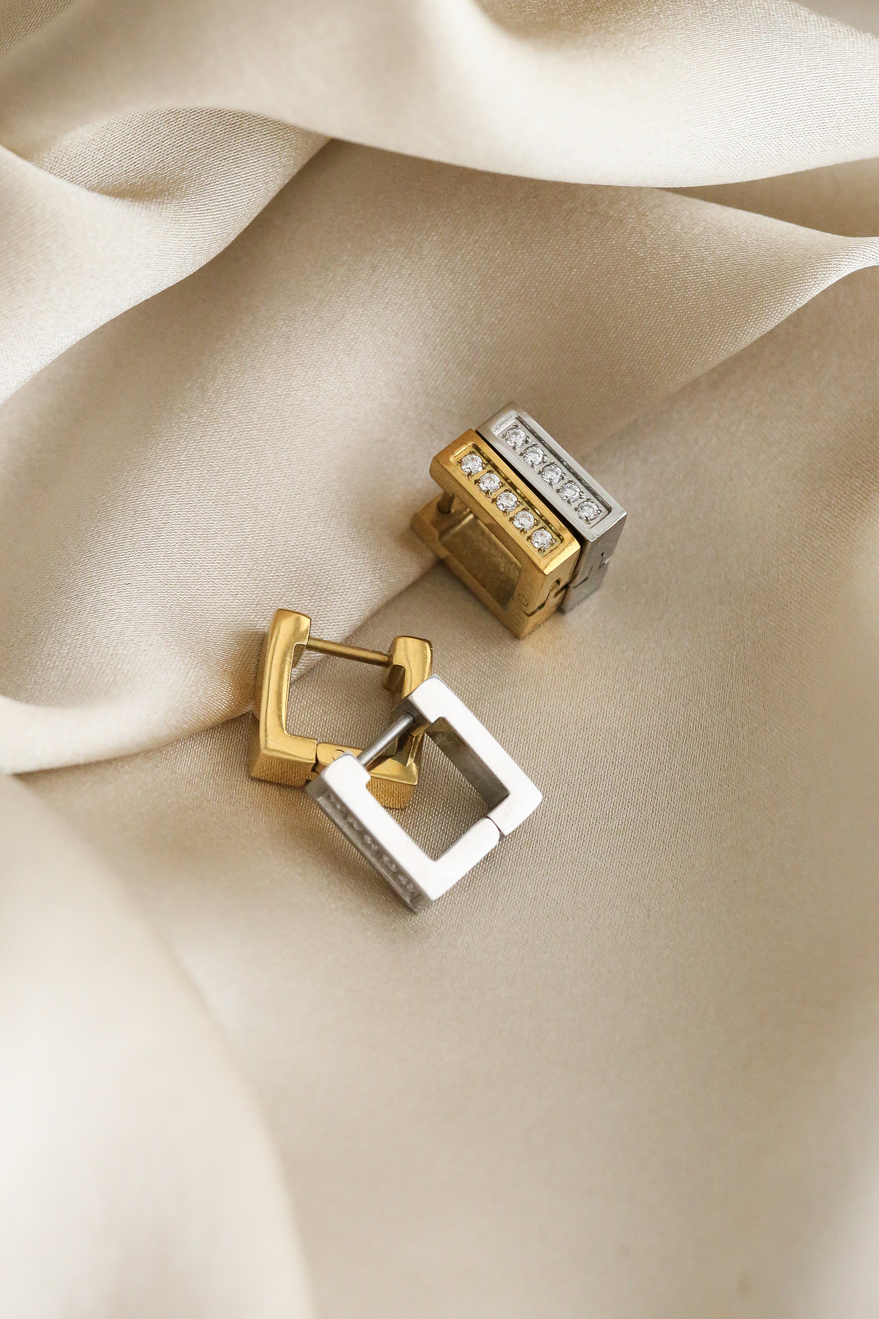 Kiara Huggies - Boutique Minimaliste has waterproof, durable, elegant and vintage inspired jewelry