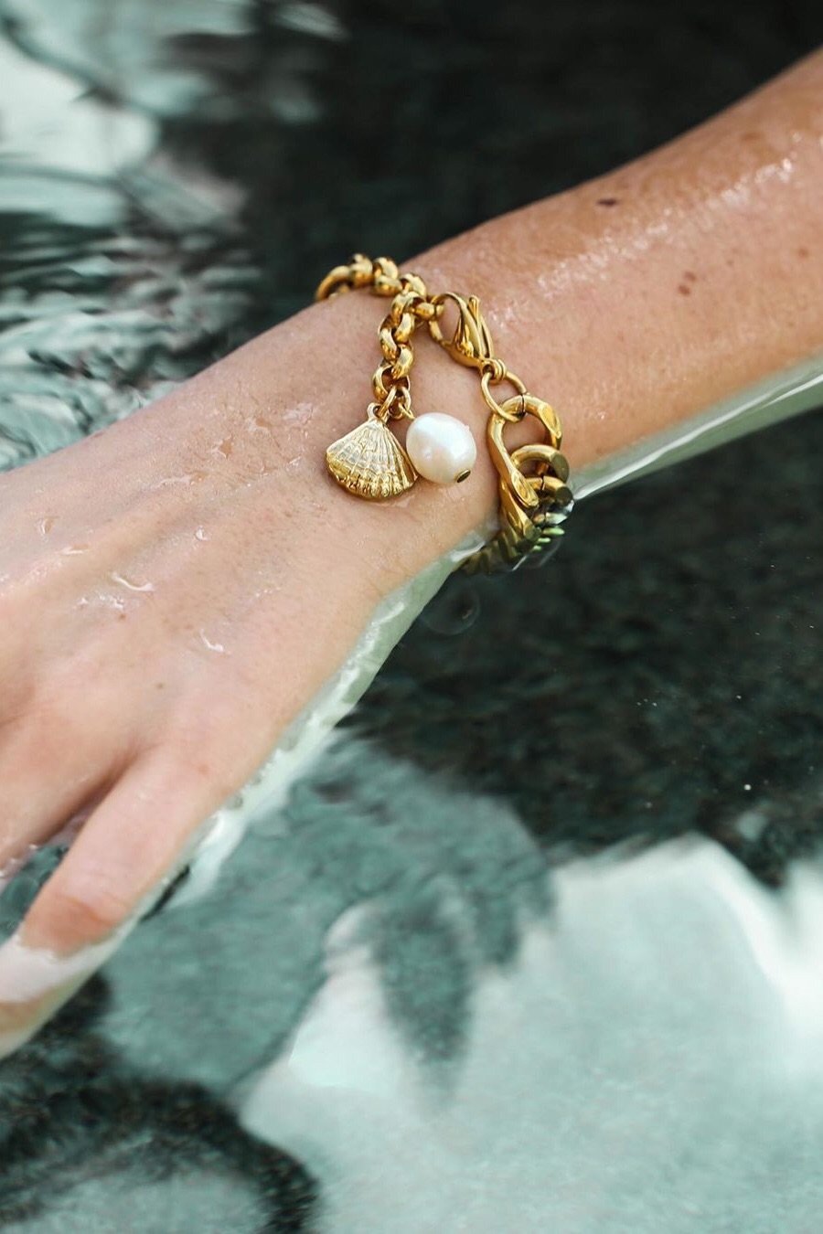 La Mer Bracelet - Boutique Minimaliste has waterproof, durable, elegant and vintage inspired jewelry