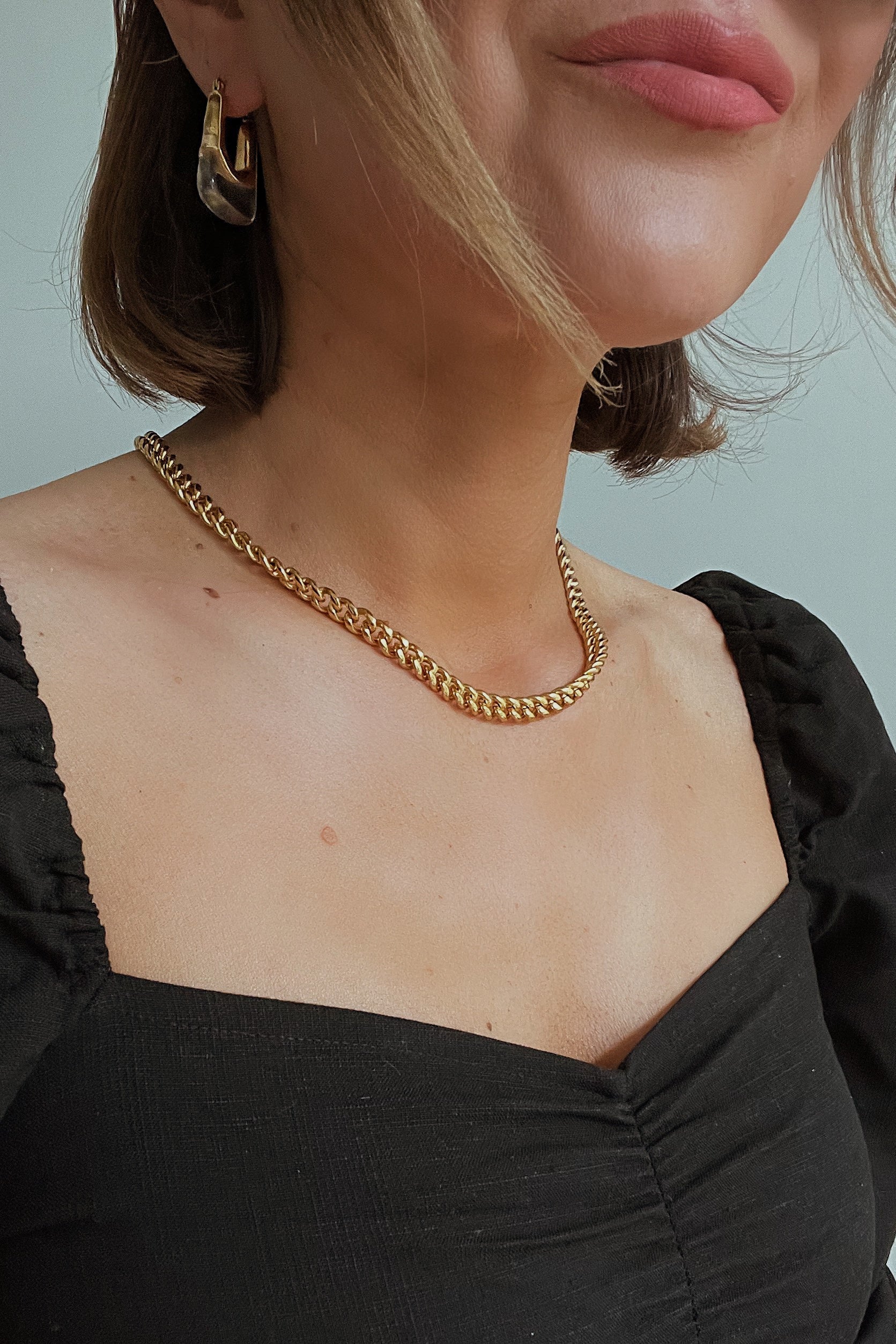 Layla Hoop Earrings - Boutique Minimaliste has waterproof, durable, elegant and vintage inspired jewelry