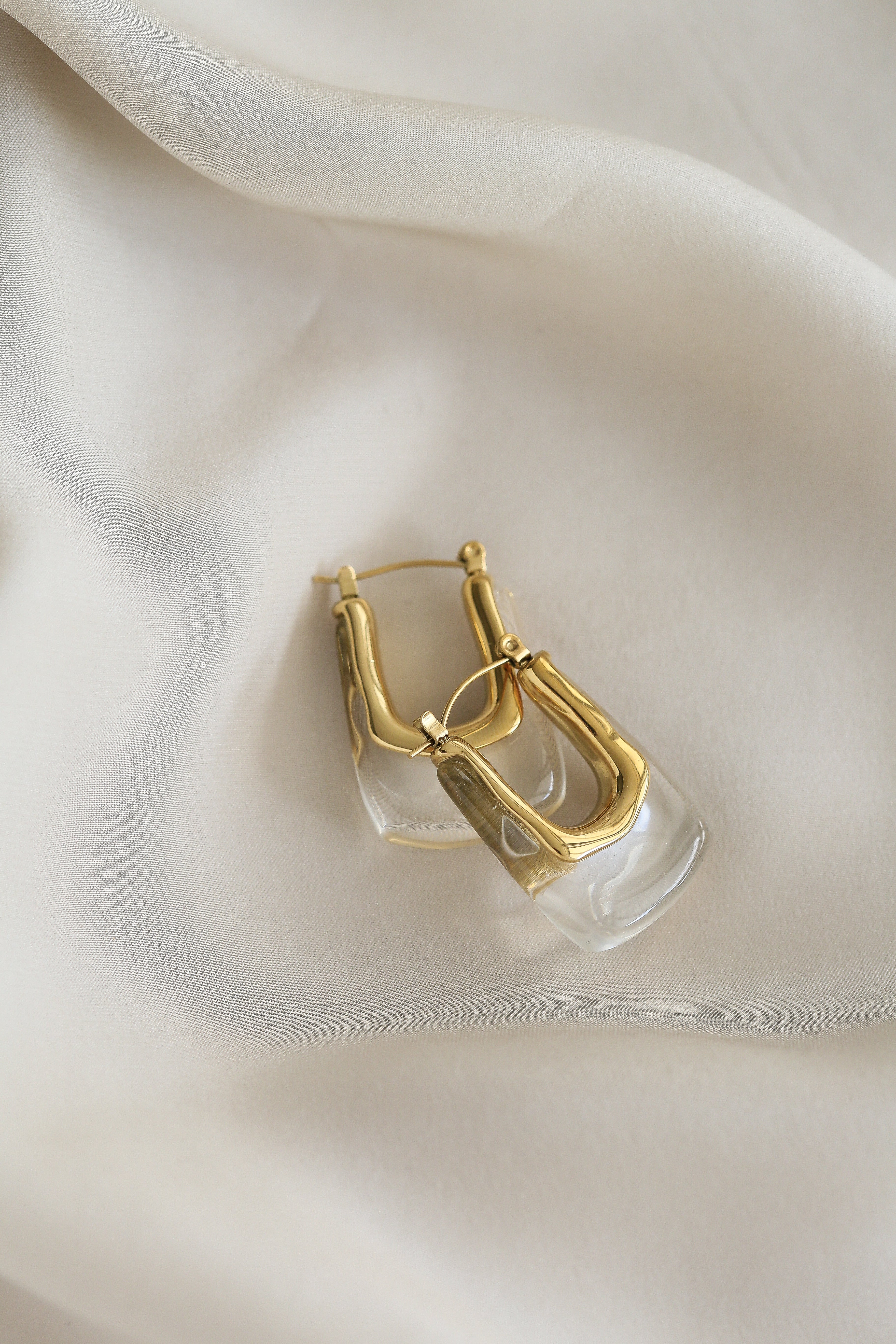 Layla Hoop Earrings - Boutique Minimaliste has waterproof, durable, elegant and vintage inspired jewelry