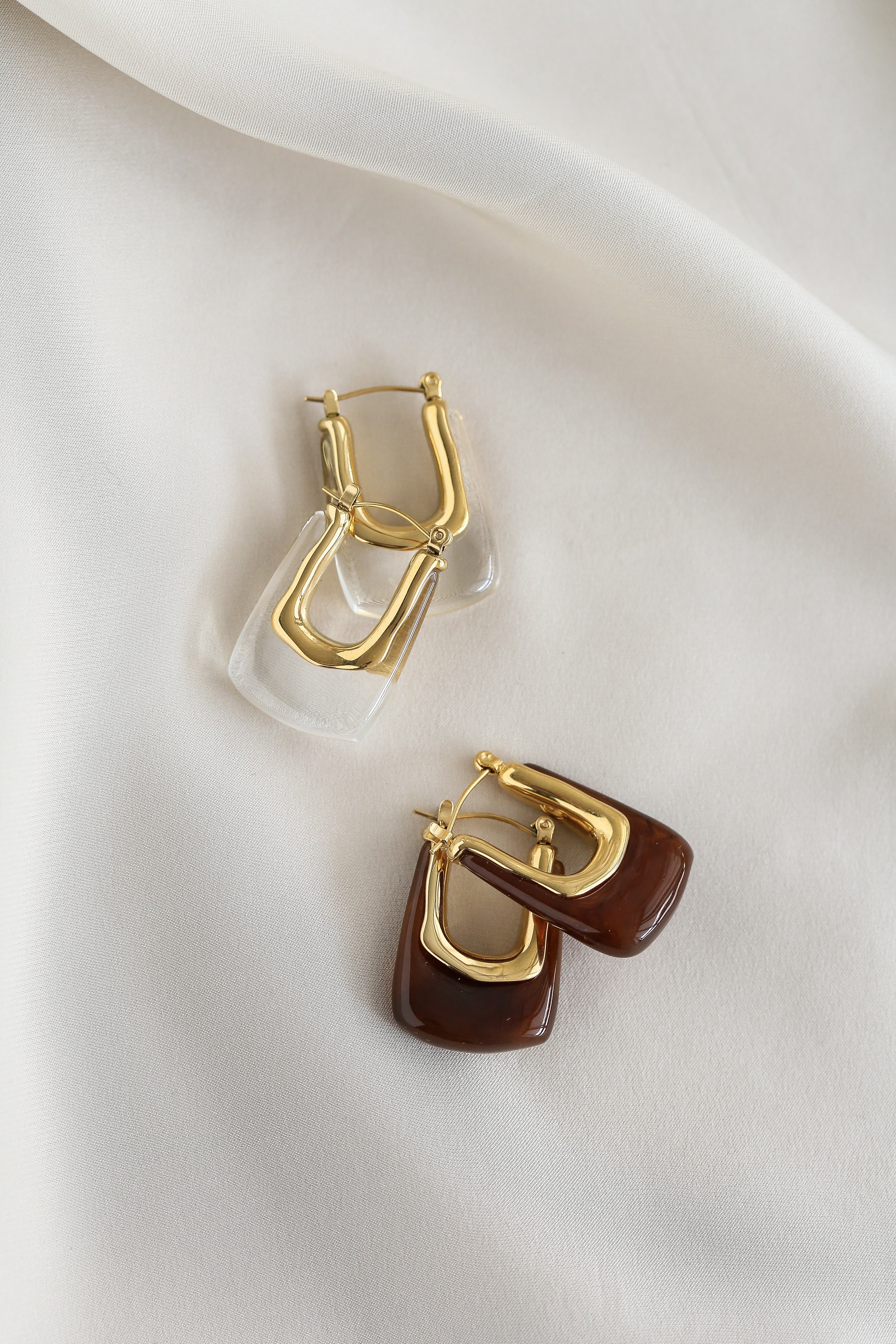 Layla Hoop Earrings - Boutique Minimaliste has waterproof, durable, elegant and vintage inspired jewelry
