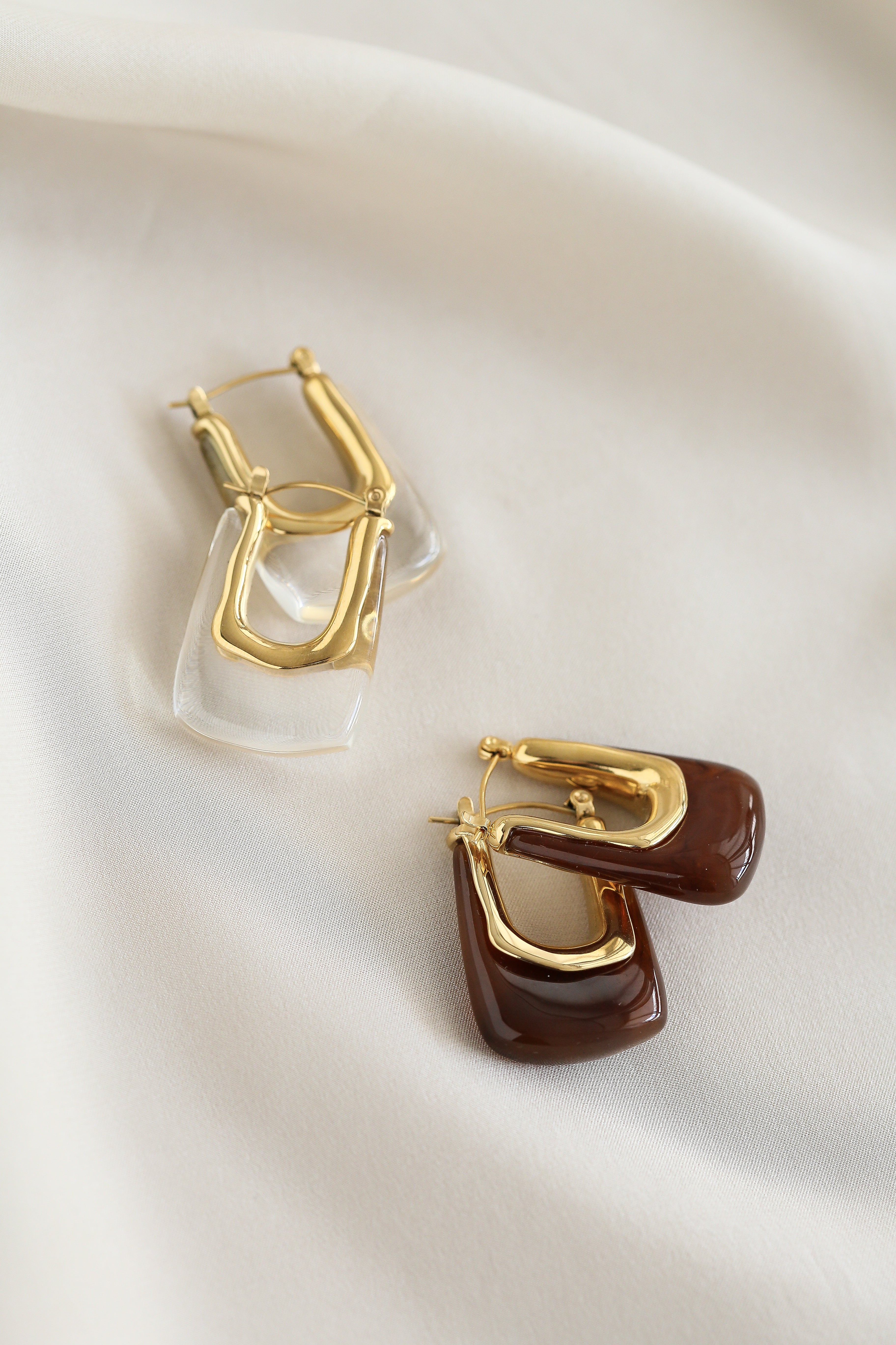 Layla Hoop Earrings - Boutique Minimaliste has waterproof, durable, elegant and vintage inspired jewelry