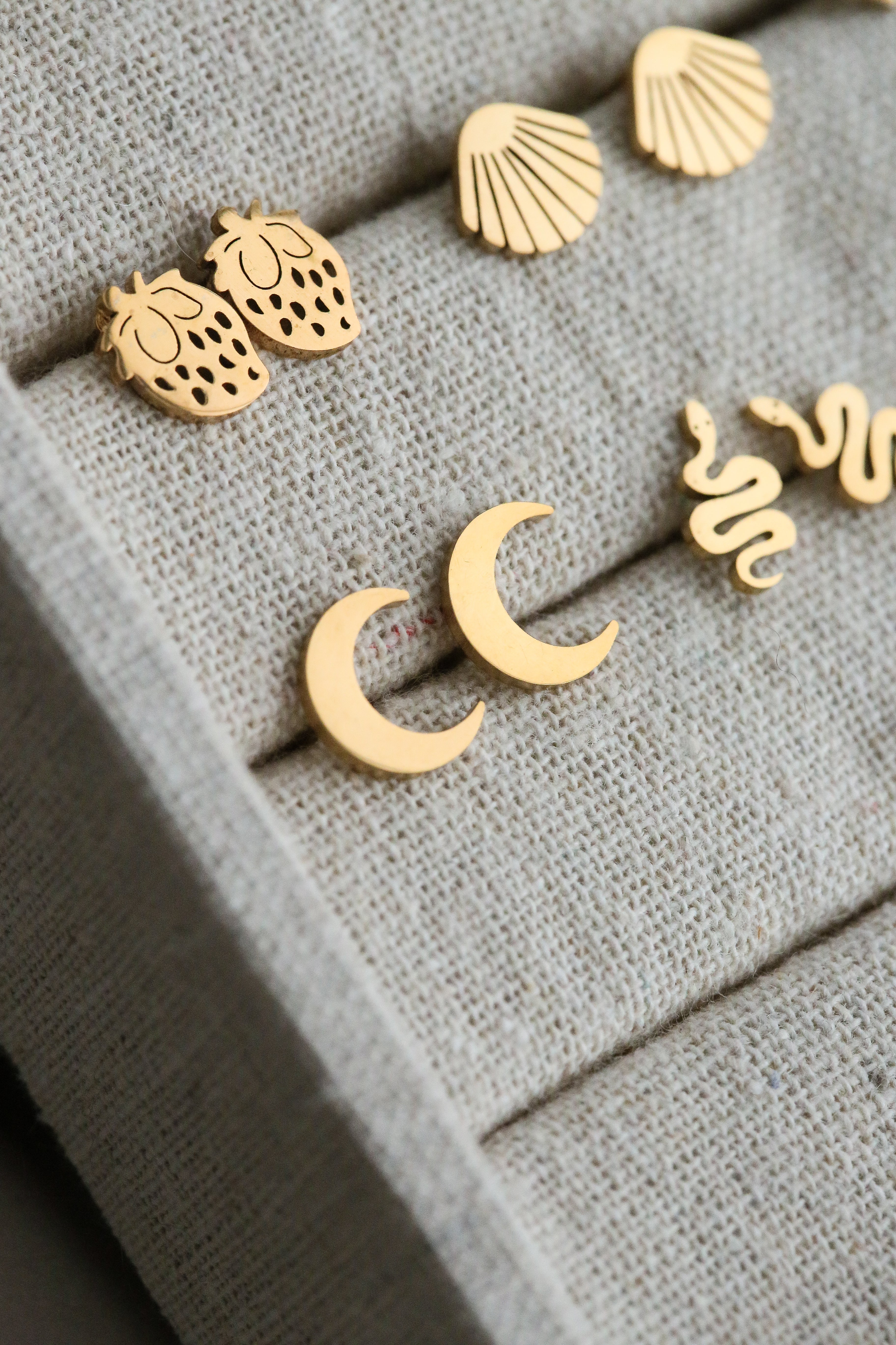 Lille Ear Studs - Boutique Minimaliste has waterproof, durable, elegant and vintage inspired jewelry