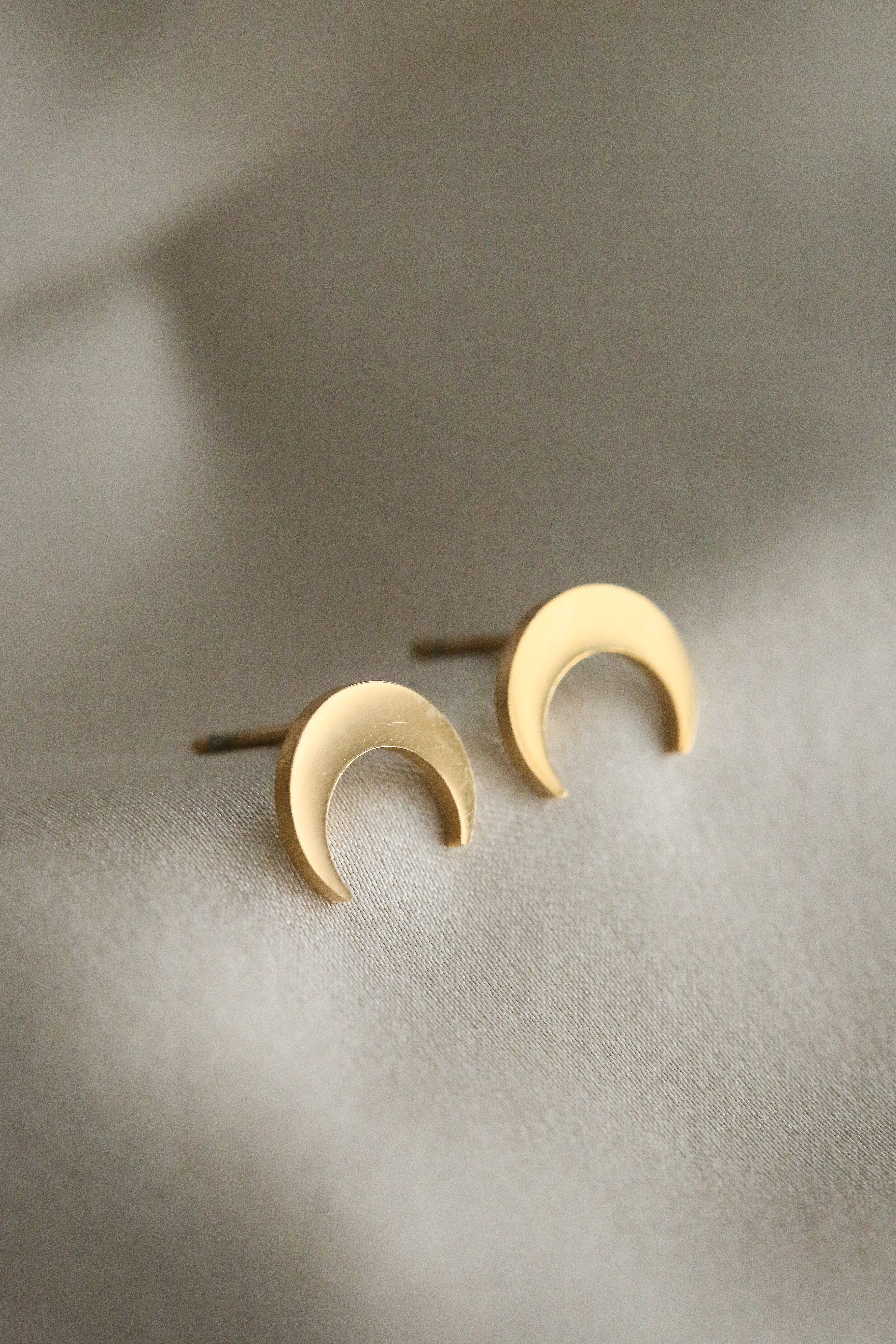 Lille Ear Studs - Boutique Minimaliste has waterproof, durable, elegant and vintage inspired jewelry