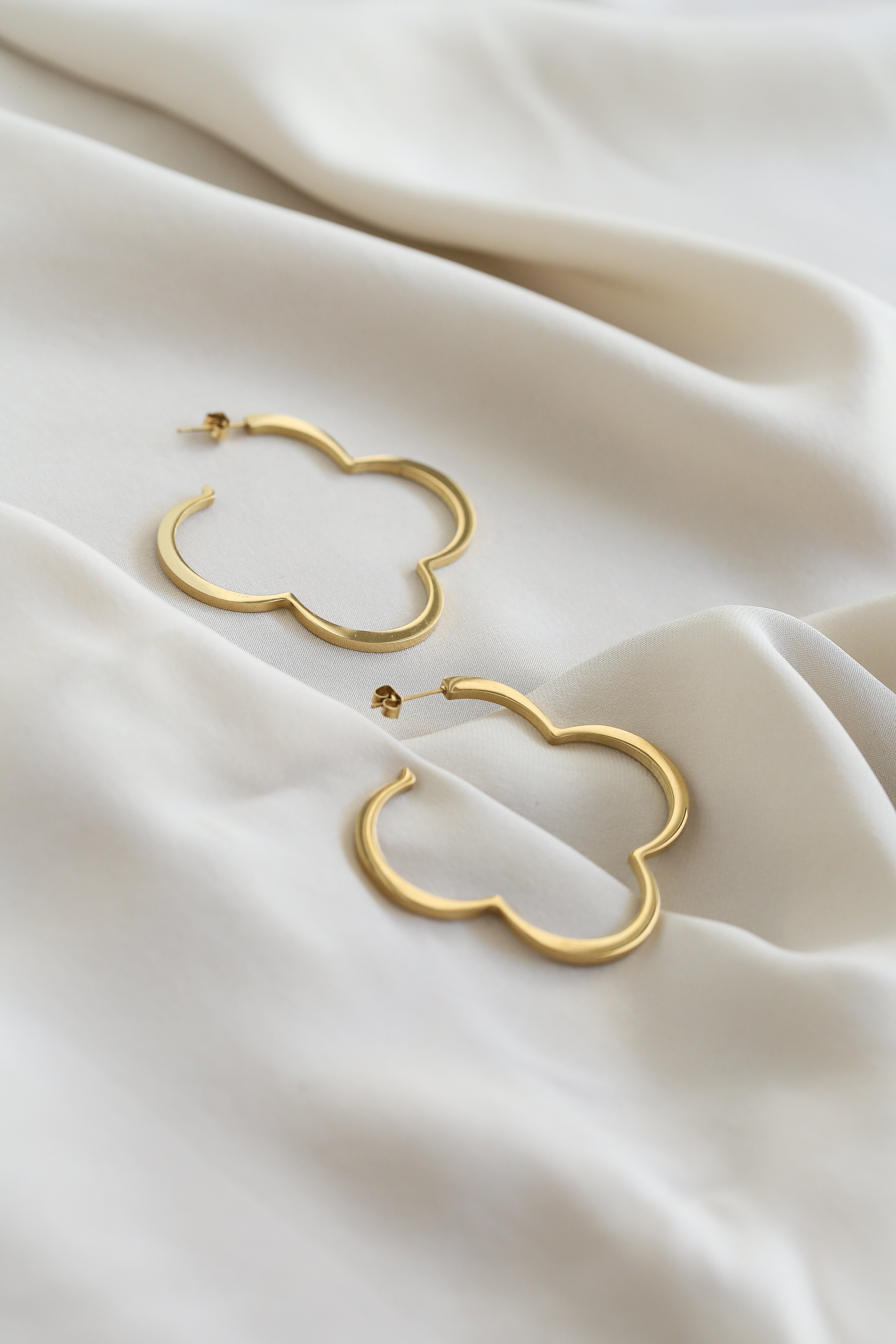 Liv Hoop Earrings - Boutique Minimaliste has waterproof, durable, elegant and vintage inspired jewelry