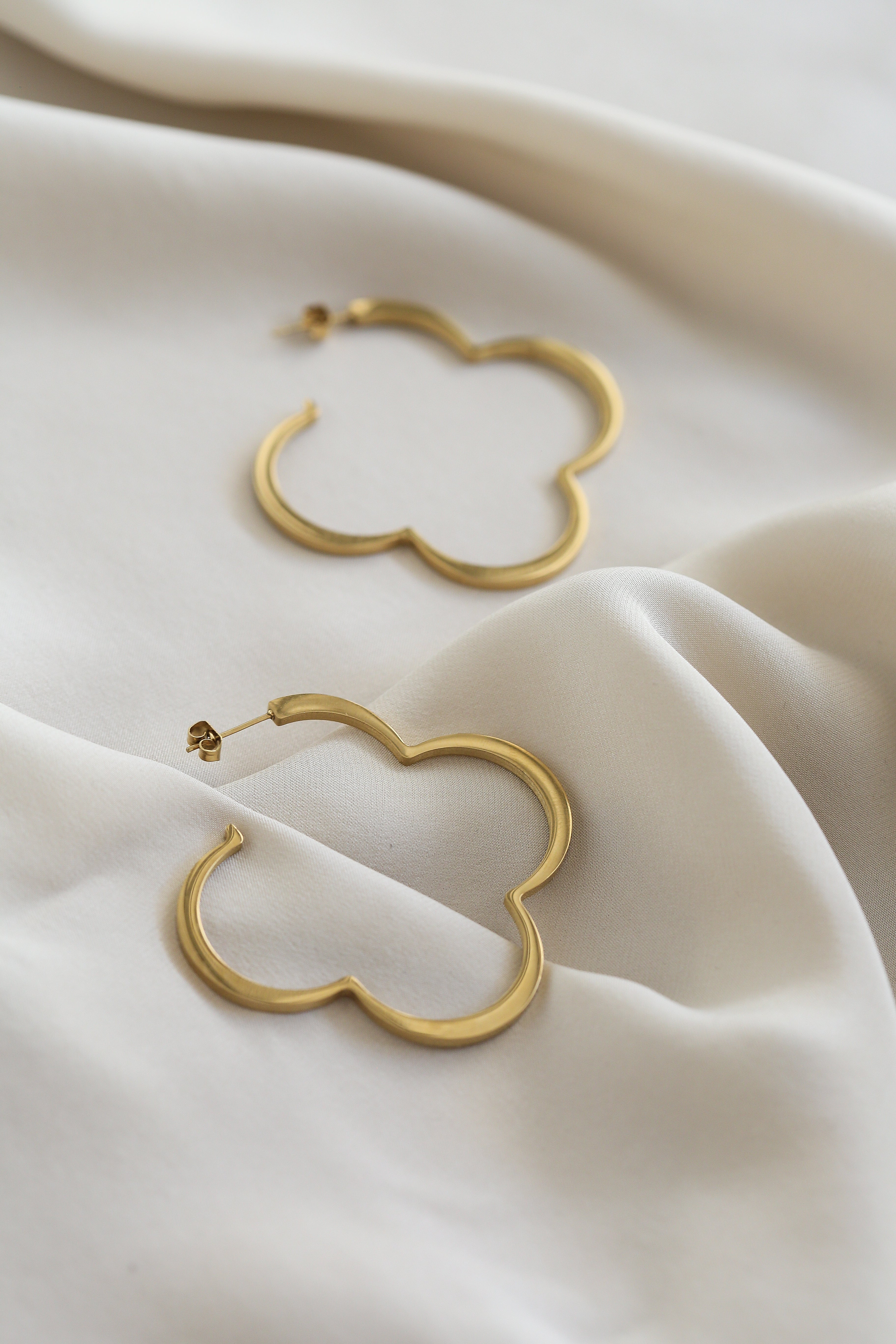 Liv Hoop Earrings - Boutique Minimaliste has waterproof, durable, elegant and vintage inspired jewelry