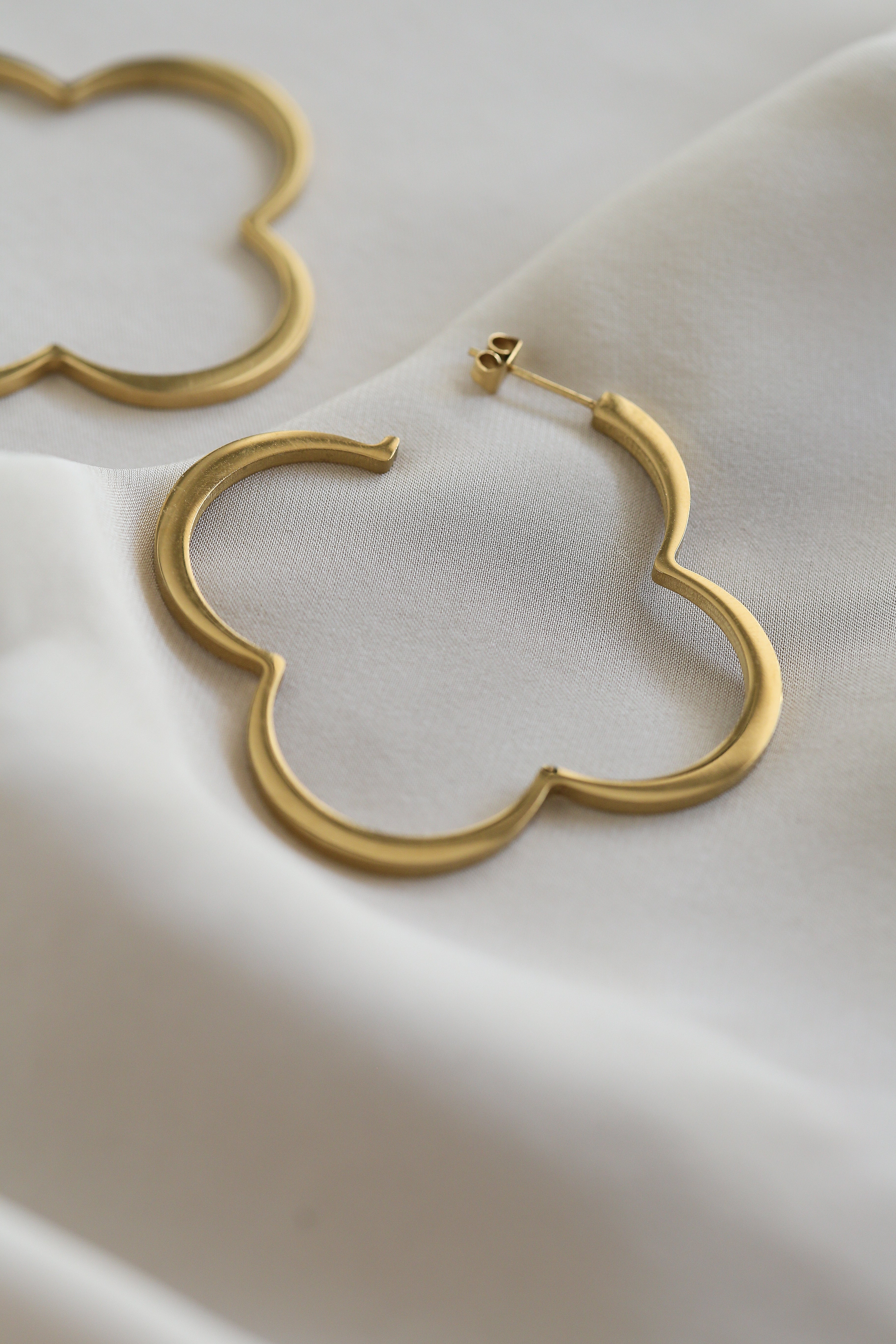 Liv Hoop Earrings - Boutique Minimaliste has waterproof, durable, elegant and vintage inspired jewelry