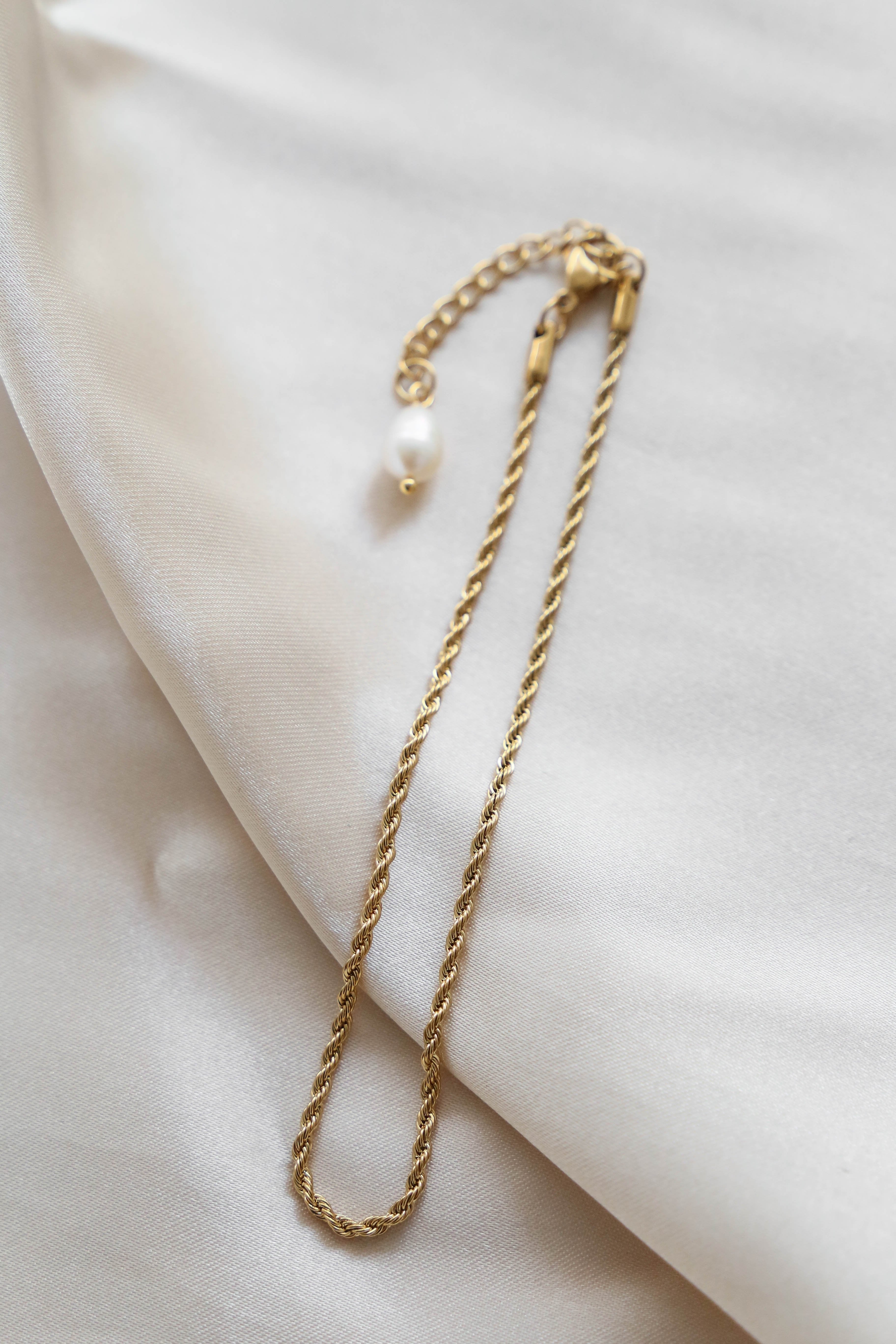 Lola Anklet - Boutique Minimaliste has waterproof, durable, elegant and vintage inspired jewelry