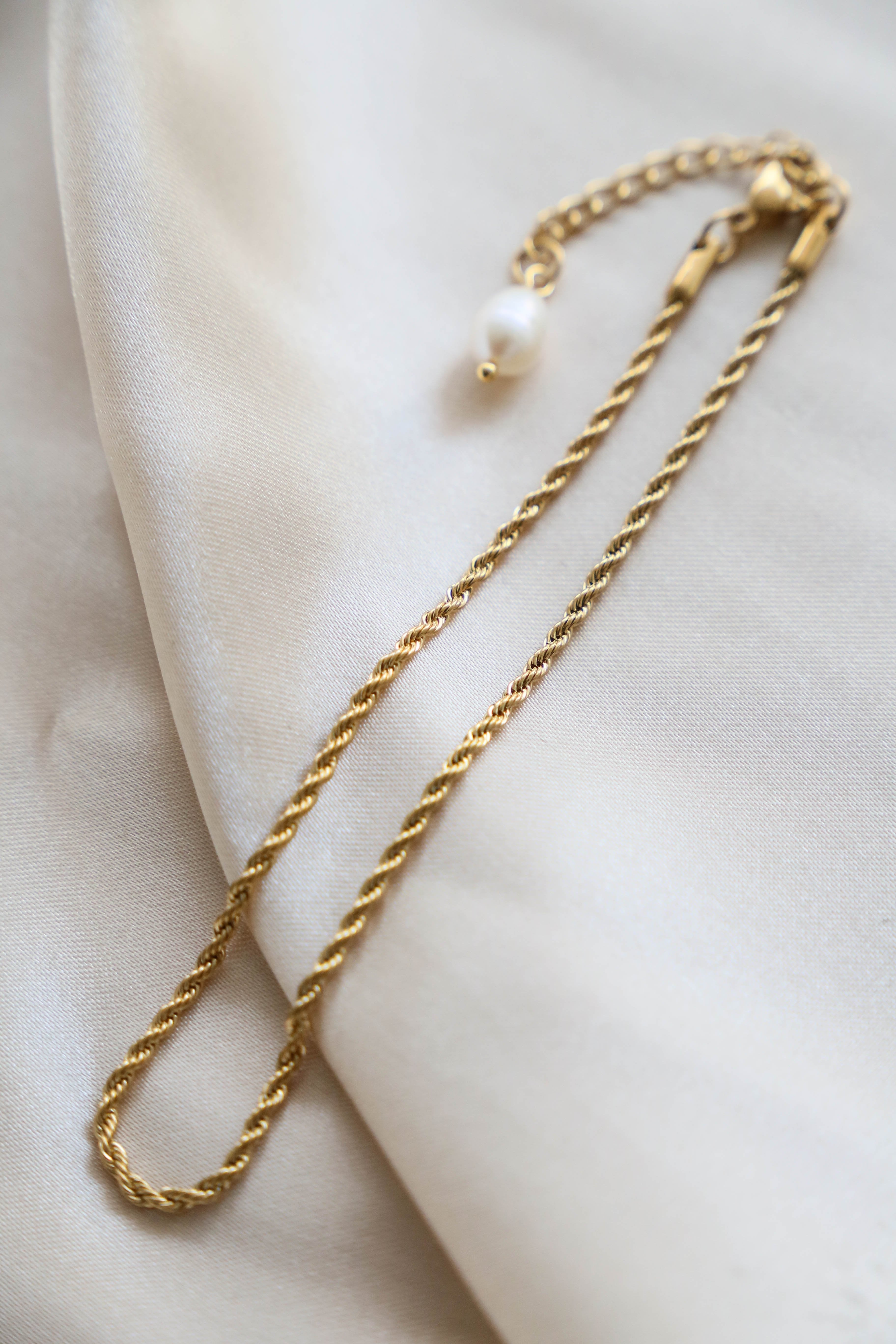 Lola Anklet - Boutique Minimaliste has waterproof, durable, elegant and vintage inspired jewelry