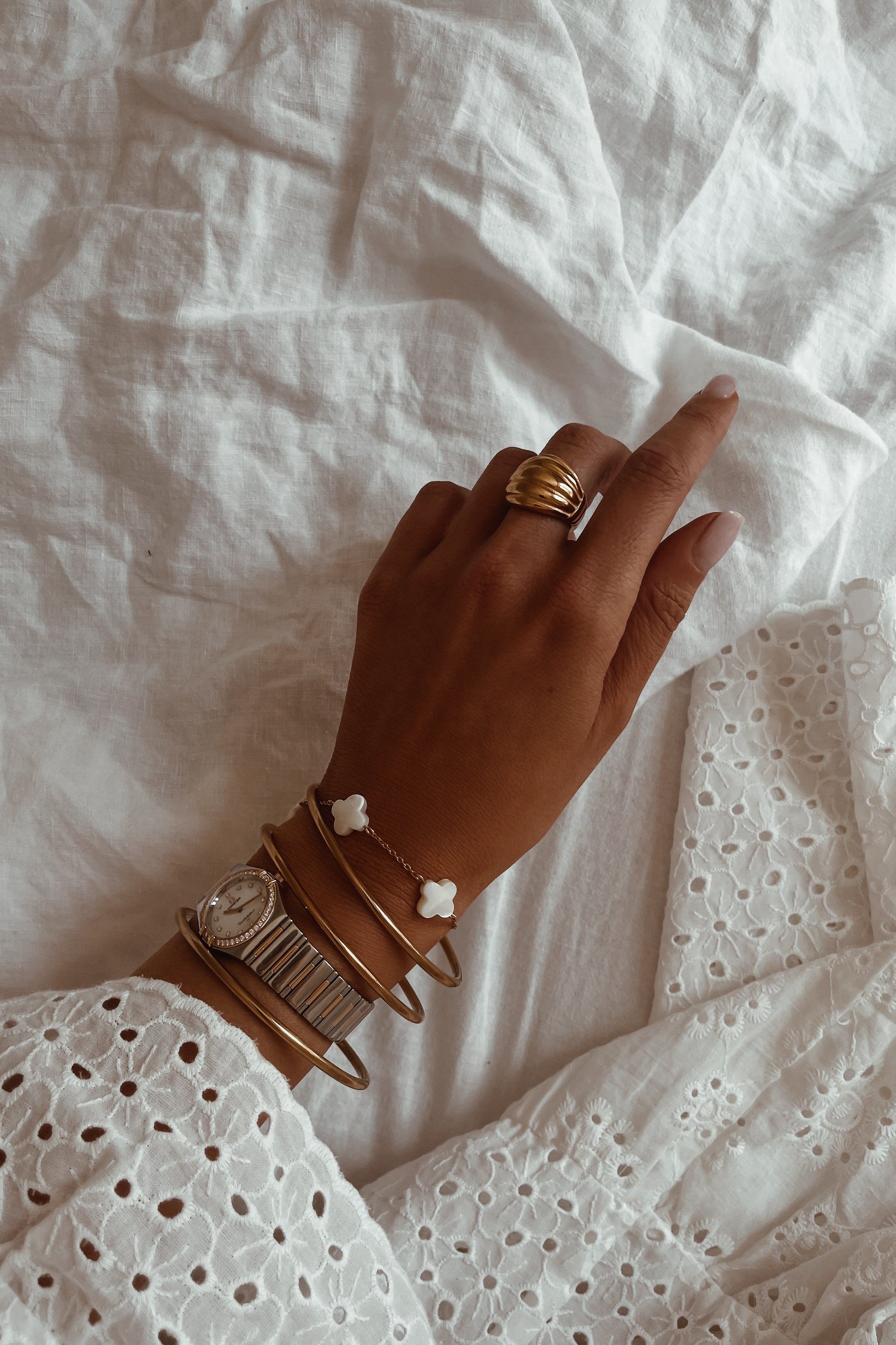 Lola Bangles - Boutique Minimaliste has waterproof, durable, elegant and vintage inspired jewelry