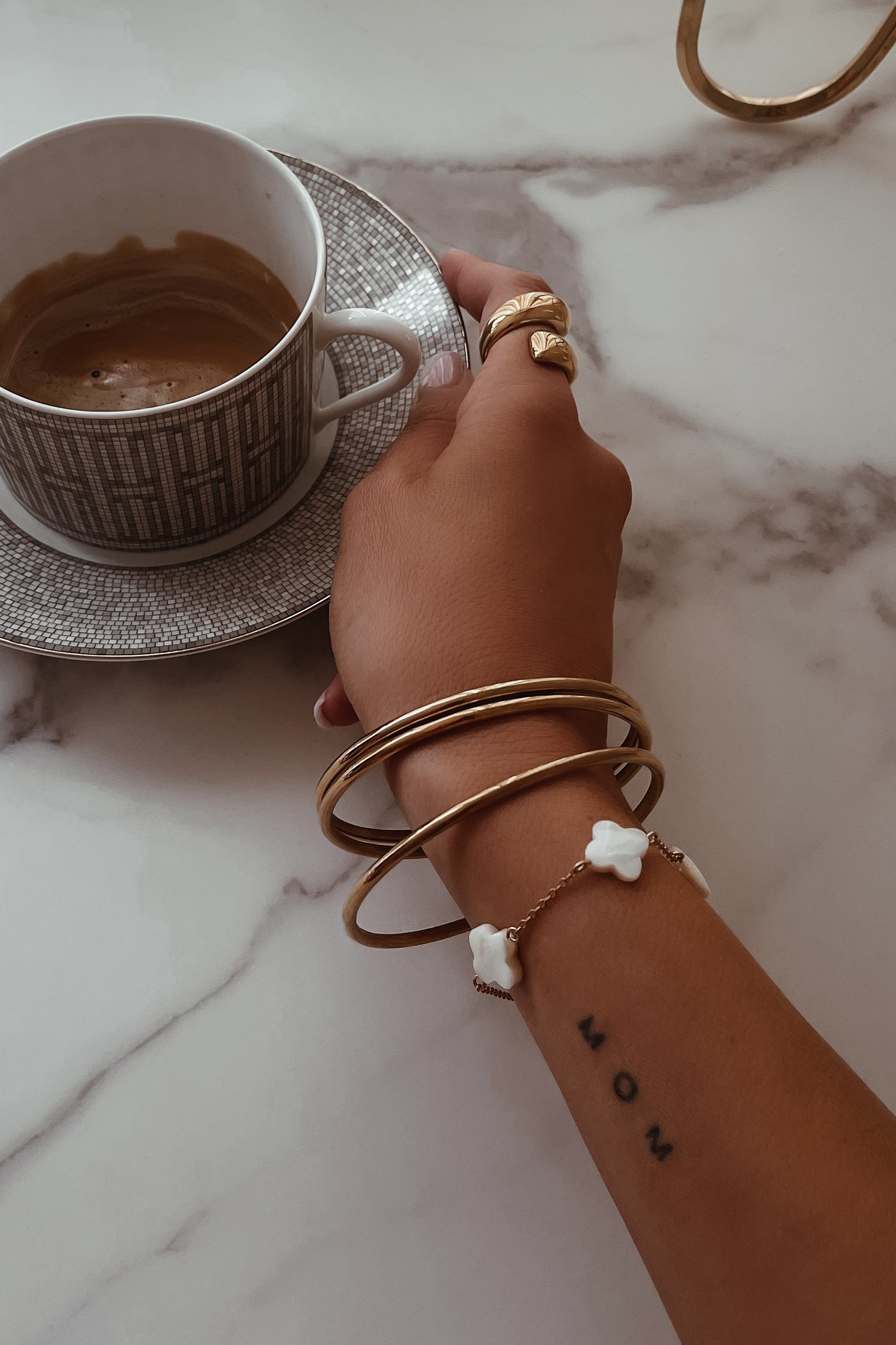 Lola Bangles - Boutique Minimaliste has waterproof, durable, elegant and vintage inspired jewelry