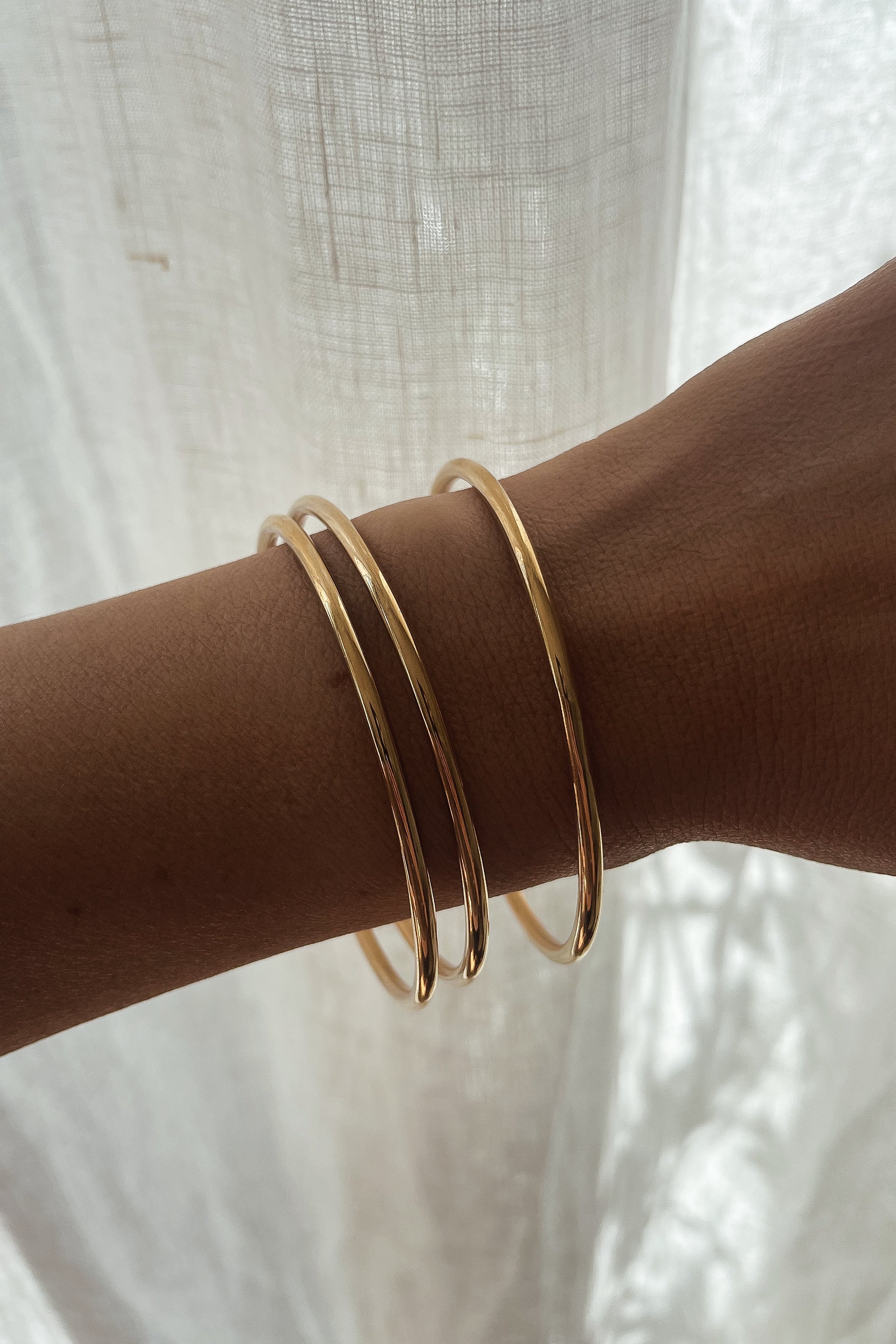 Lola Bangles - Boutique Minimaliste has waterproof, durable, elegant and vintage inspired jewelry